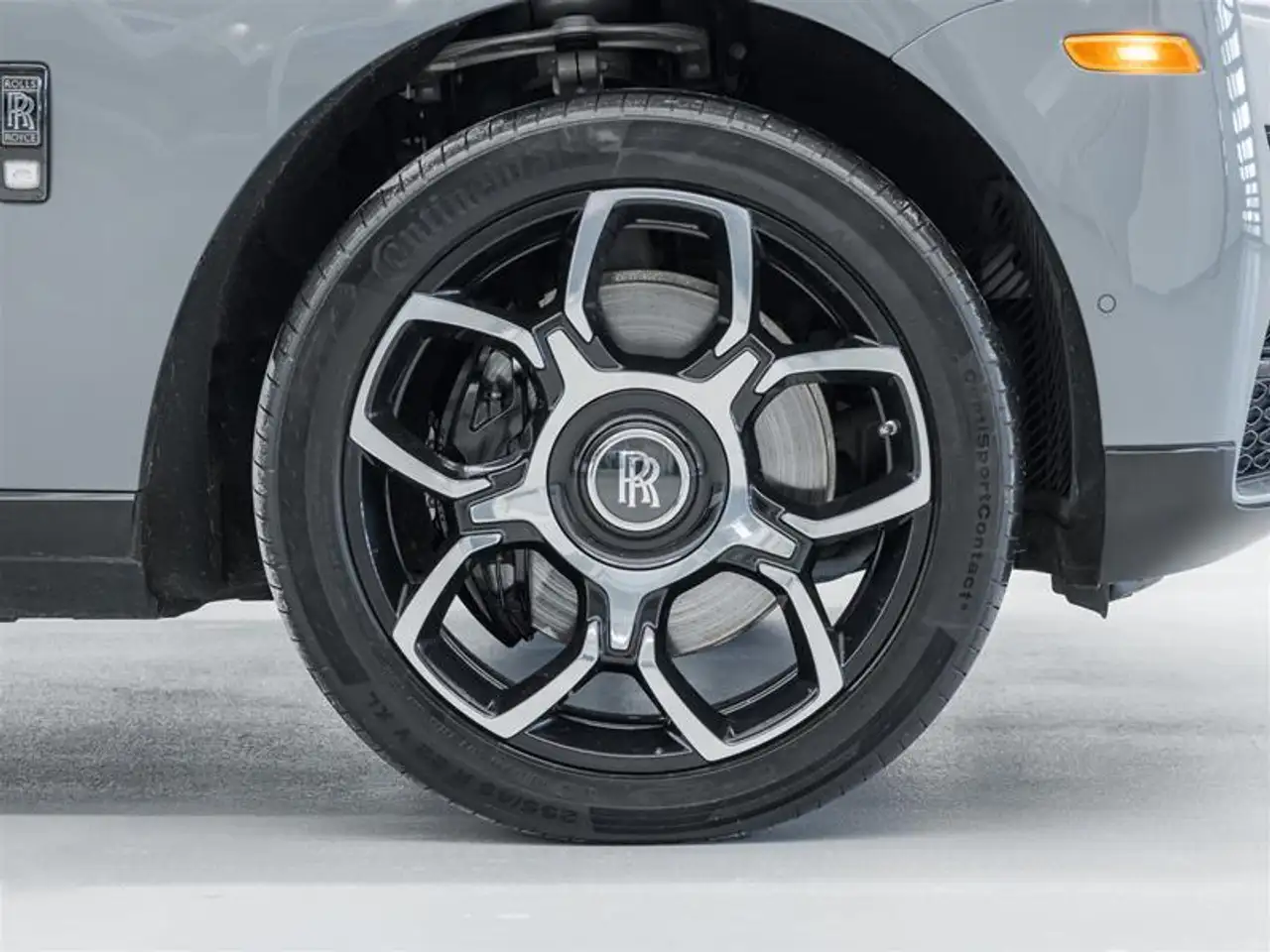 Rolls-Royce Cullinan снимка Rolls-Royce Cullinan