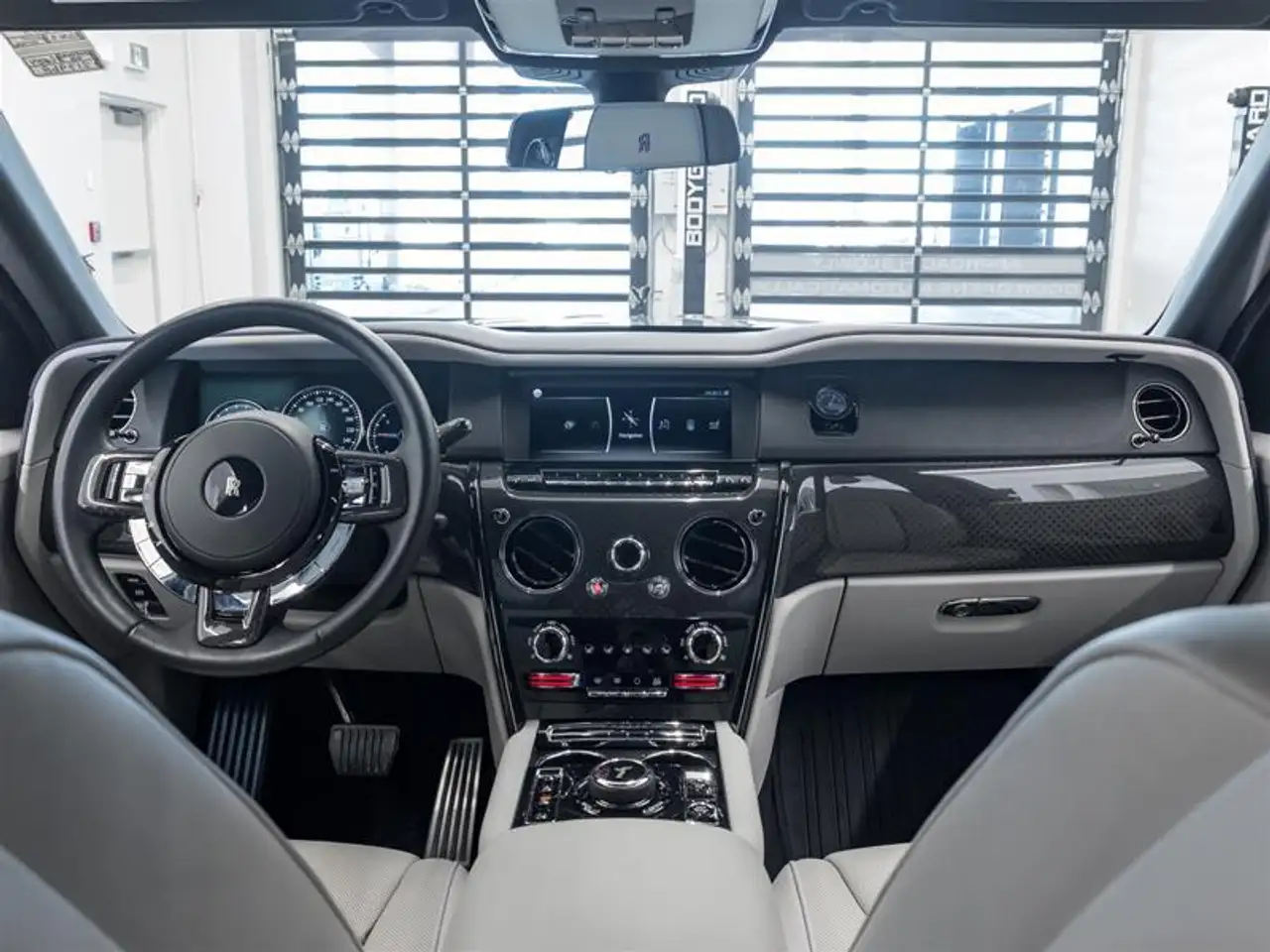 Rolls-Royce Cullinan снимка Rolls-Royce Cullinan