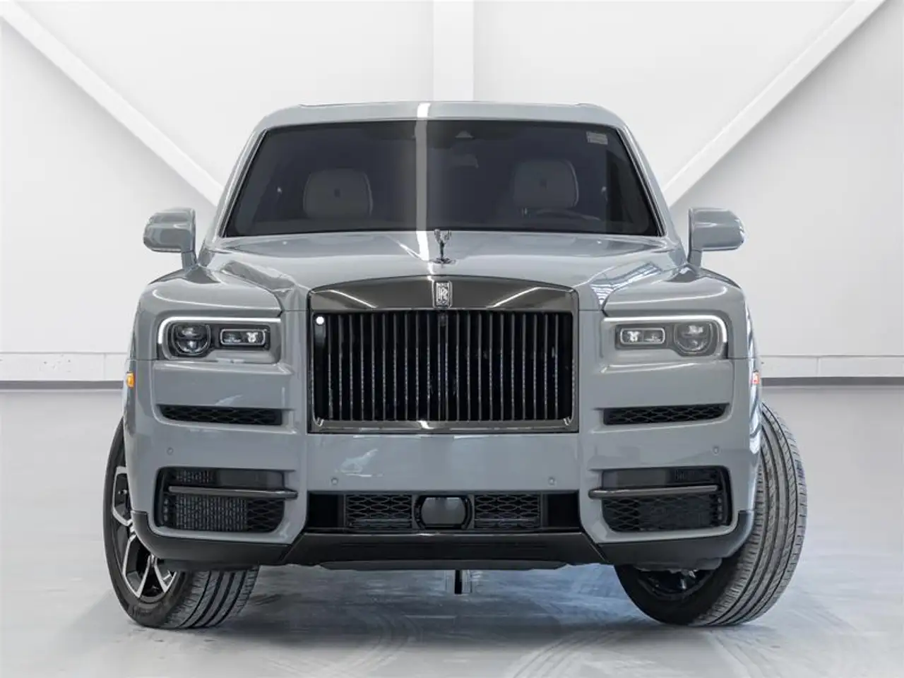 Rolls-Royce Cullinan снимка Rolls-Royce Cullinan