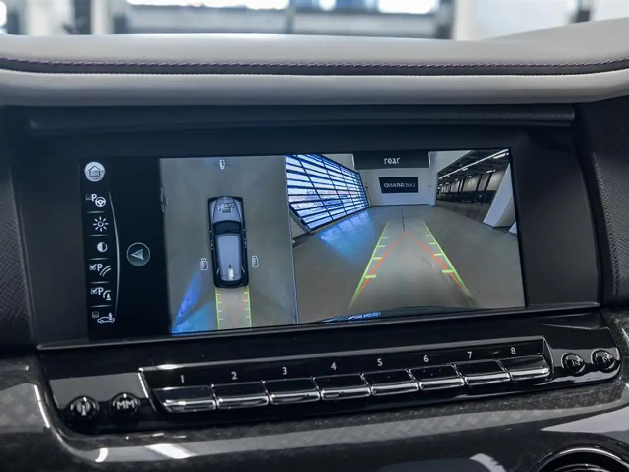 Rolls-Royce Cullinan снимка Rolls-Royce Cullinan