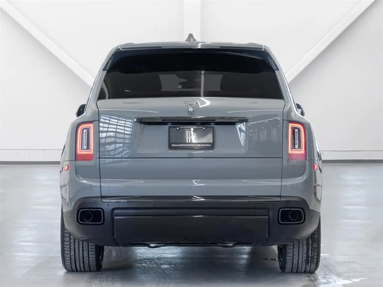 Rolls-Royce Cullinan снимка Rolls-Royce Cullinan