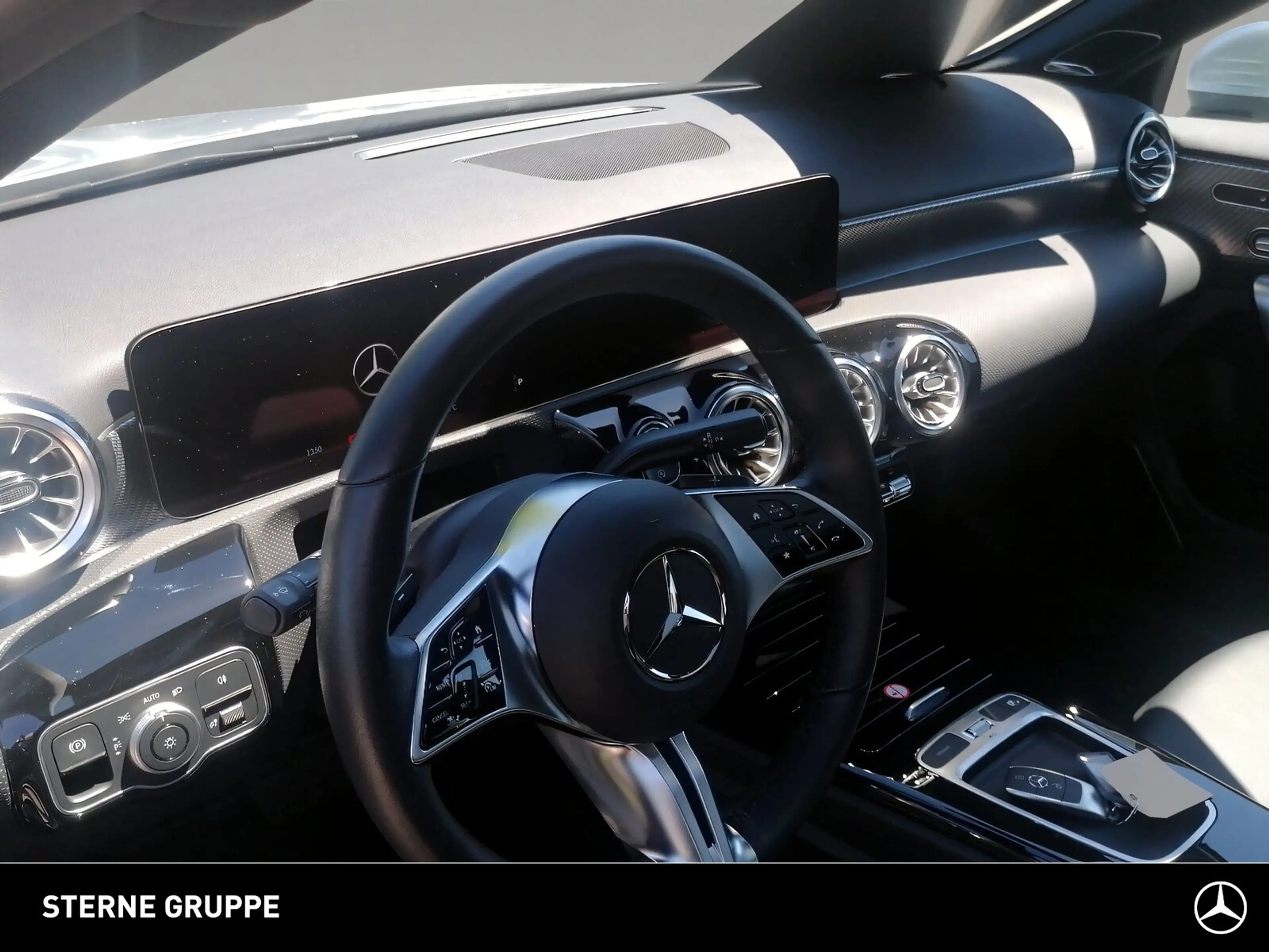 Mercedes-Benz A 220 A 220 4M Progressive Pano Distr Totwi Ambi 360° — photo 12