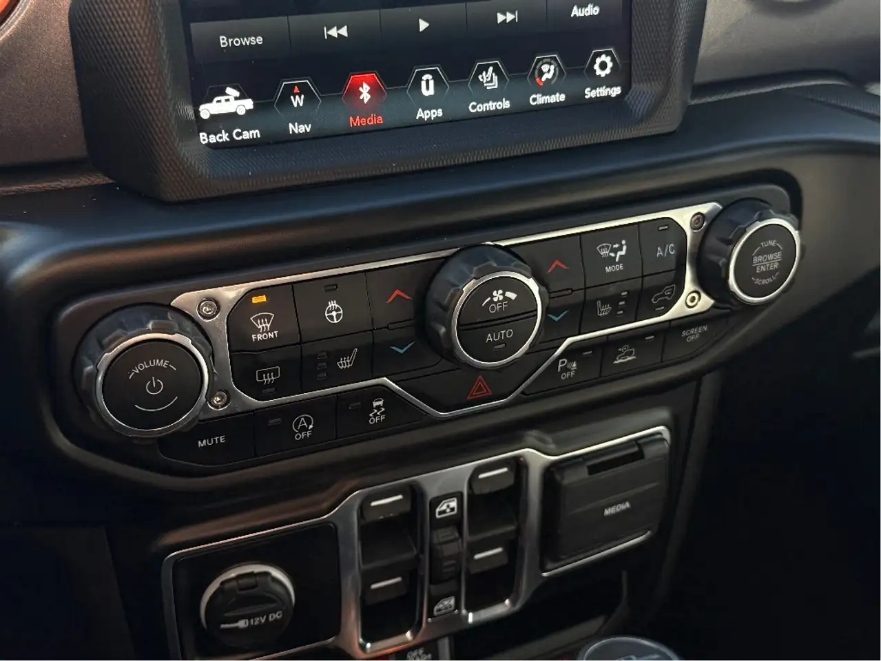 Jeep Gladiator снимка Jeep Gladiator