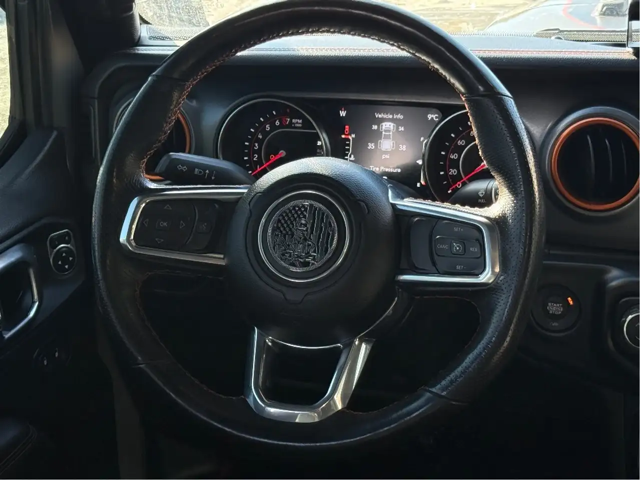 Jeep Gladiator снимка Jeep Gladiator