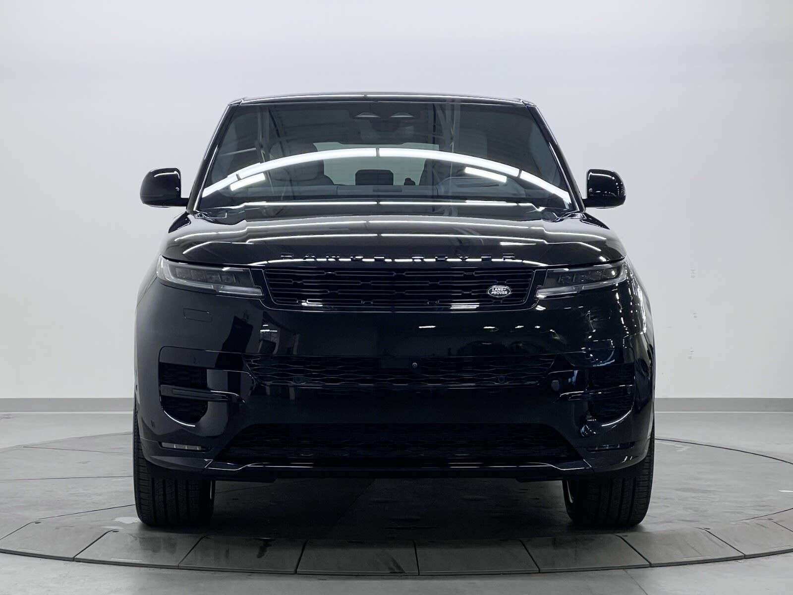 2026 Land Rover Range Rover Sport P400 DYNAMIC HSE alt 2