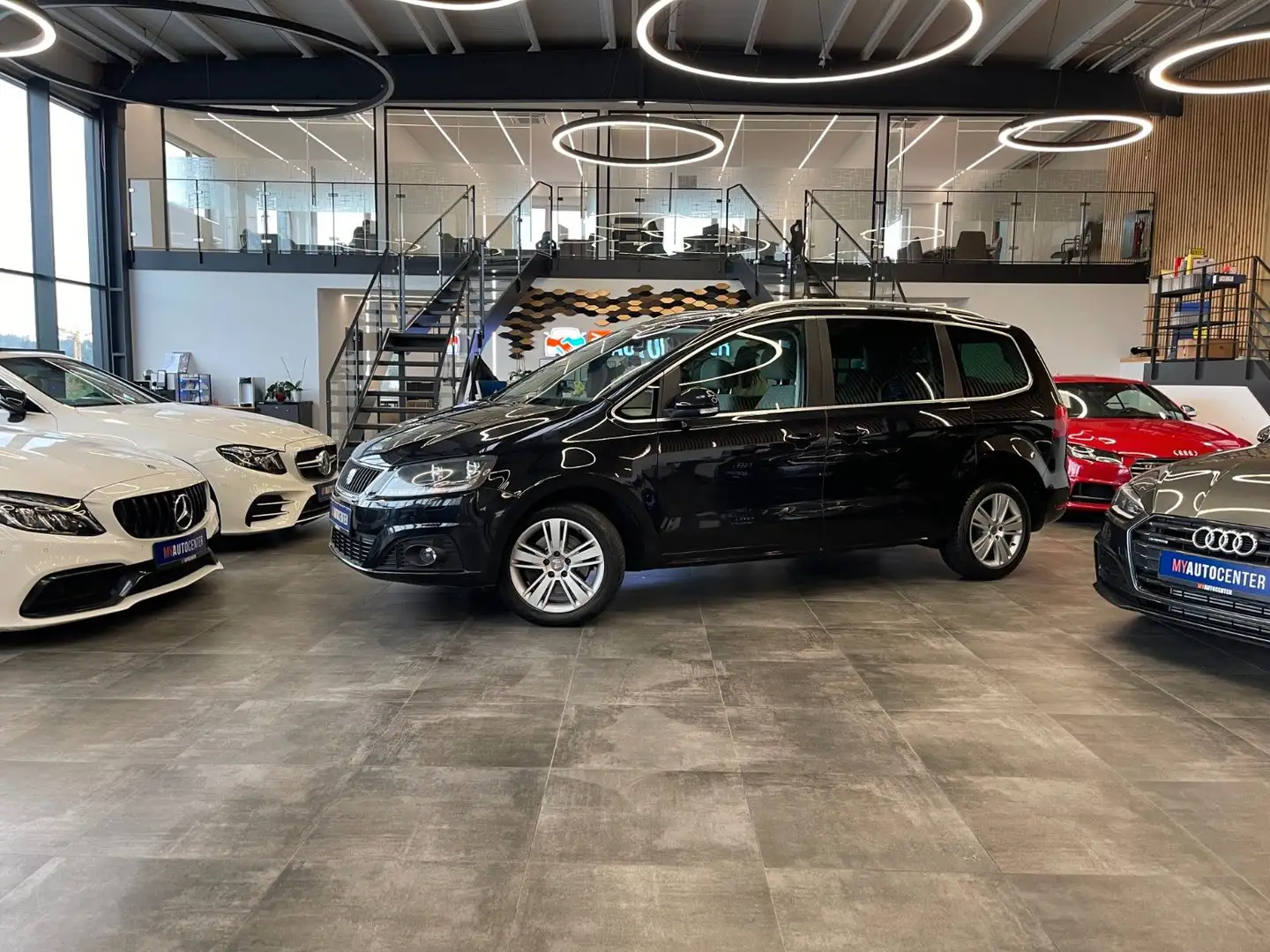 SEAT Alhambra Style DSG *7.SITZER*NAVI*PDC*KAMERA*AHK Schwarz - 1