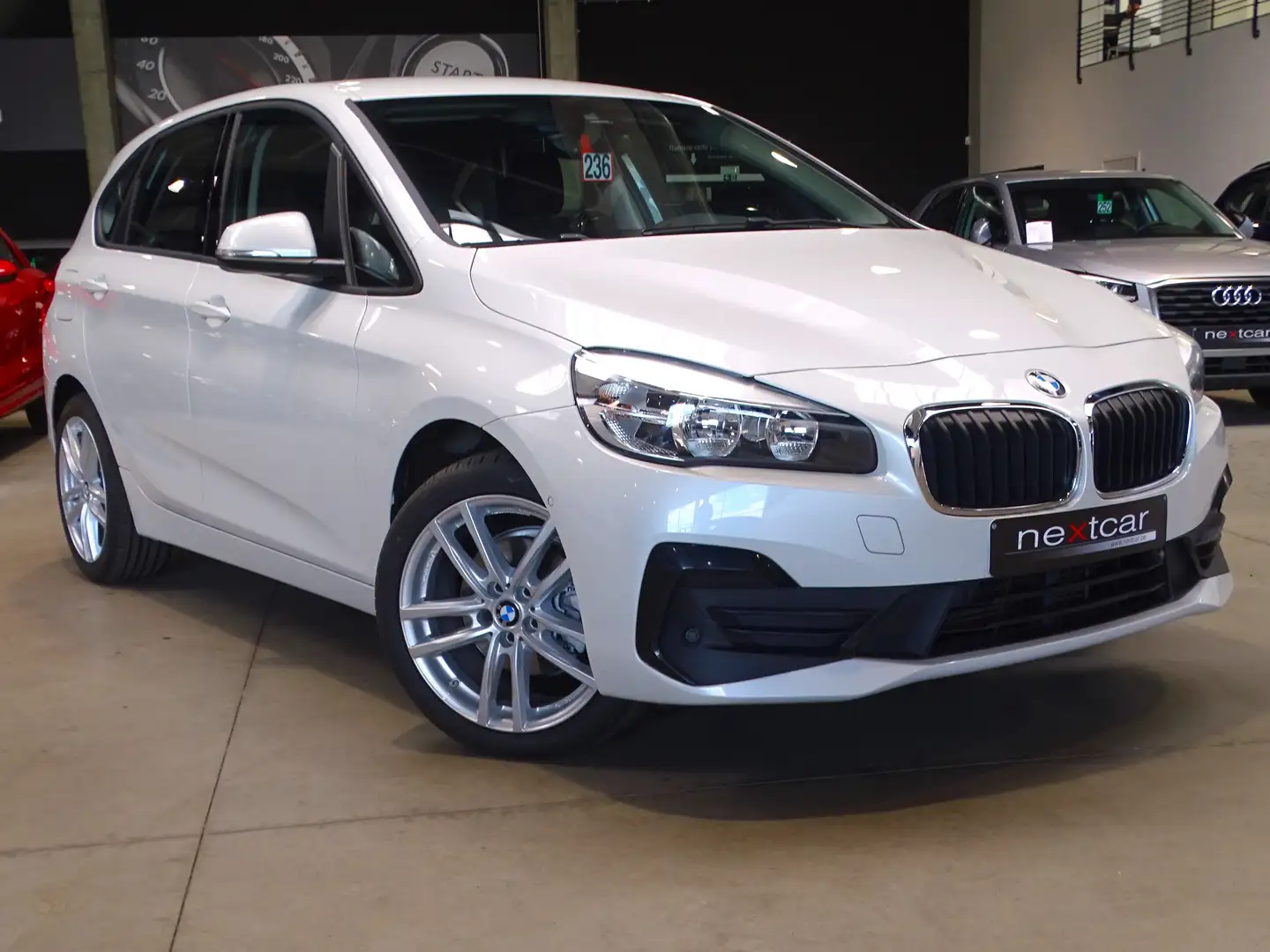 BMW 216 d Active Tourer ***NAVI-PARKING-LIMITEUR**** Wit - 2