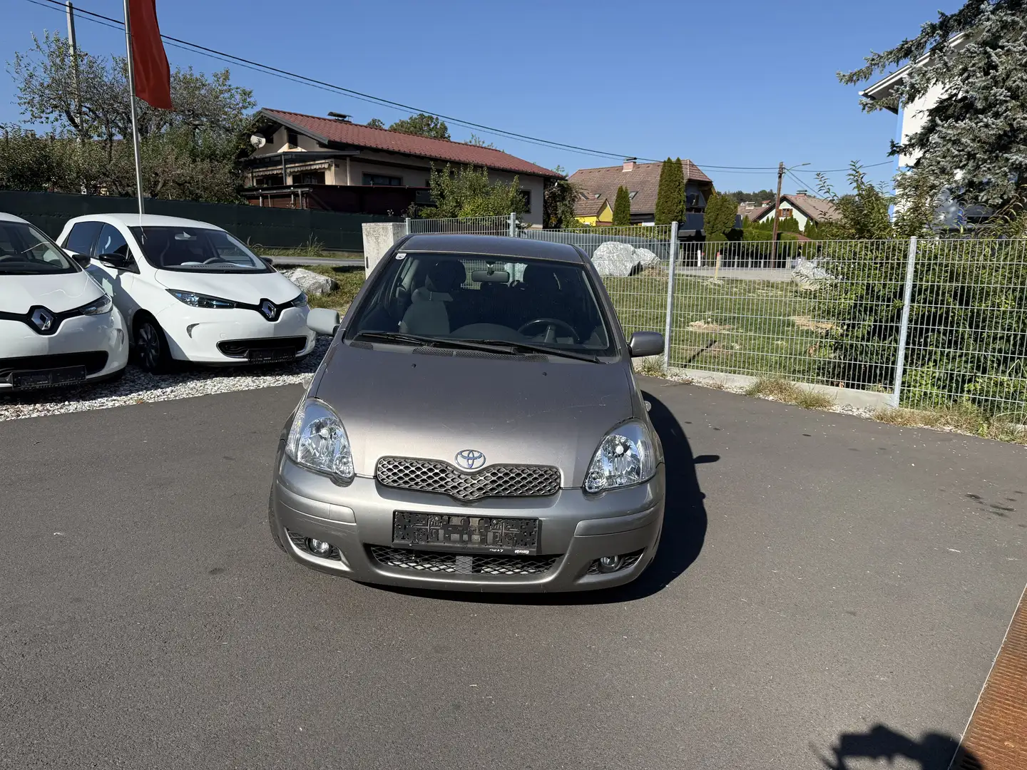 Toyota Yaris Grau - 2