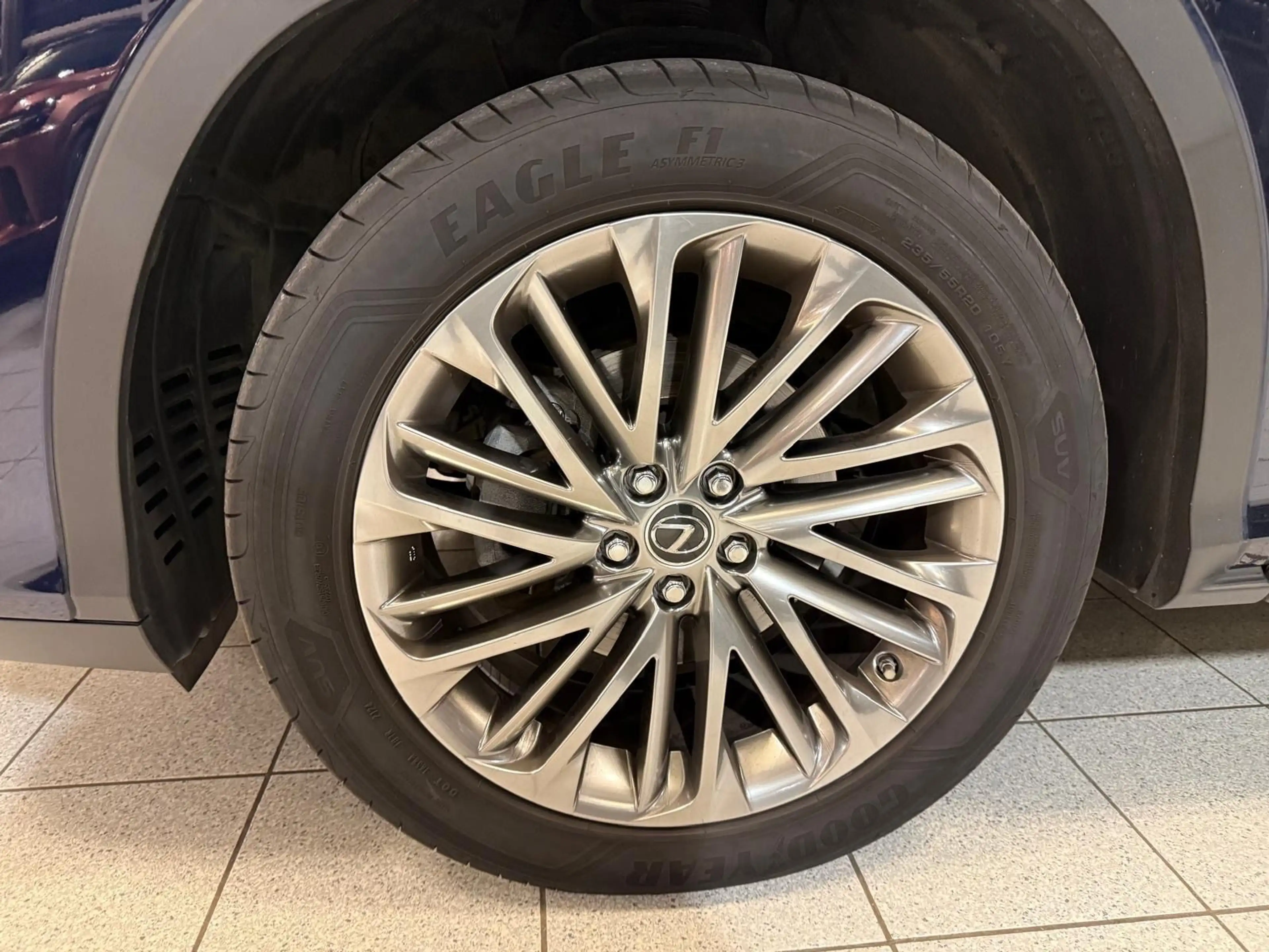 Lexus RX 450h h LUXURY-PANOR.-HEAD UP-20 ZOLL-360 KAMERA — photo 4