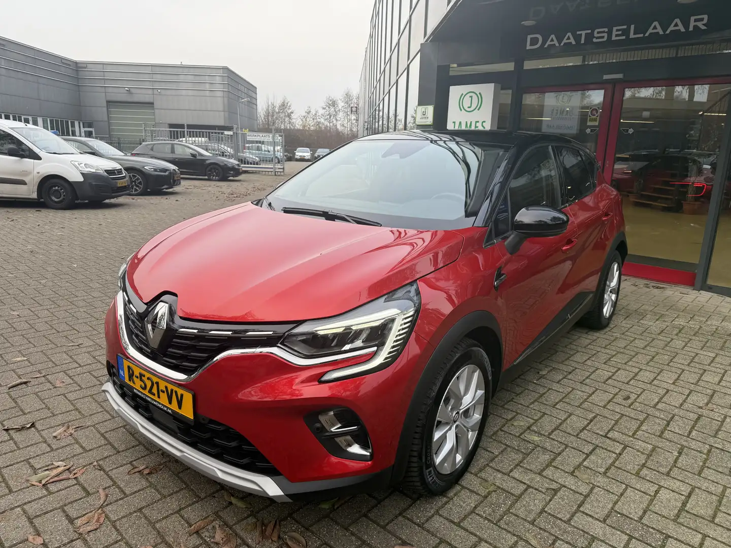 Renault Captur 1.6 E-Tech Plug-in Hybrid 160 Intens VT /Navi /Cam Rood - 2