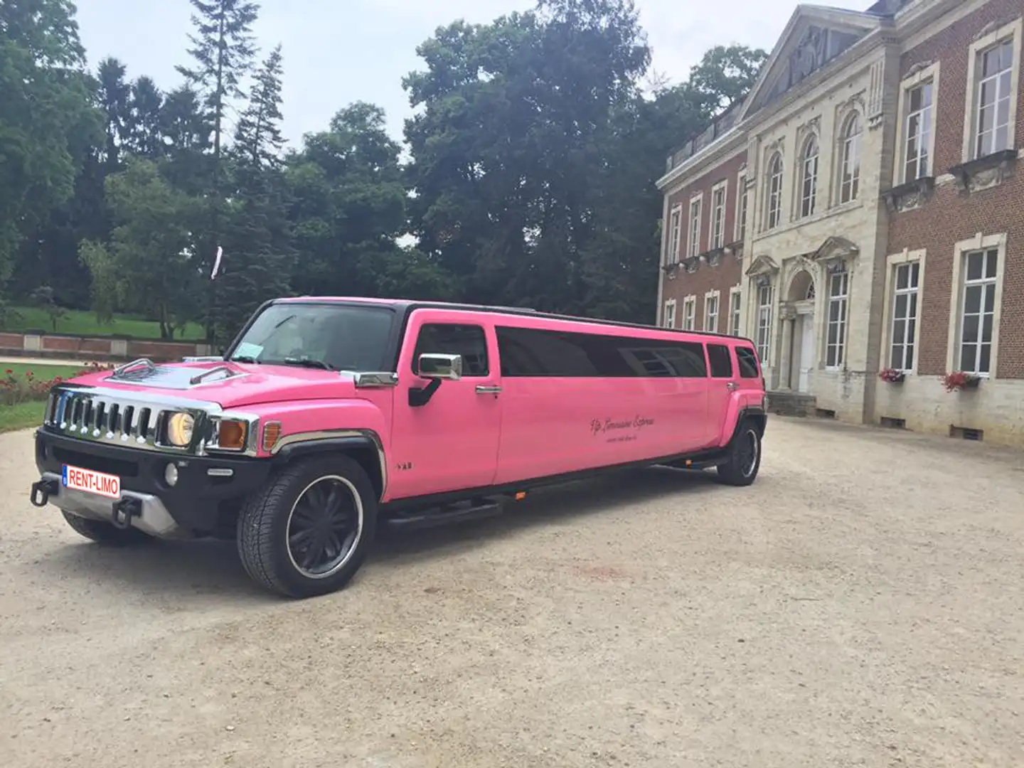 HUMMER H3 Limousine rose 8 personnes - 2