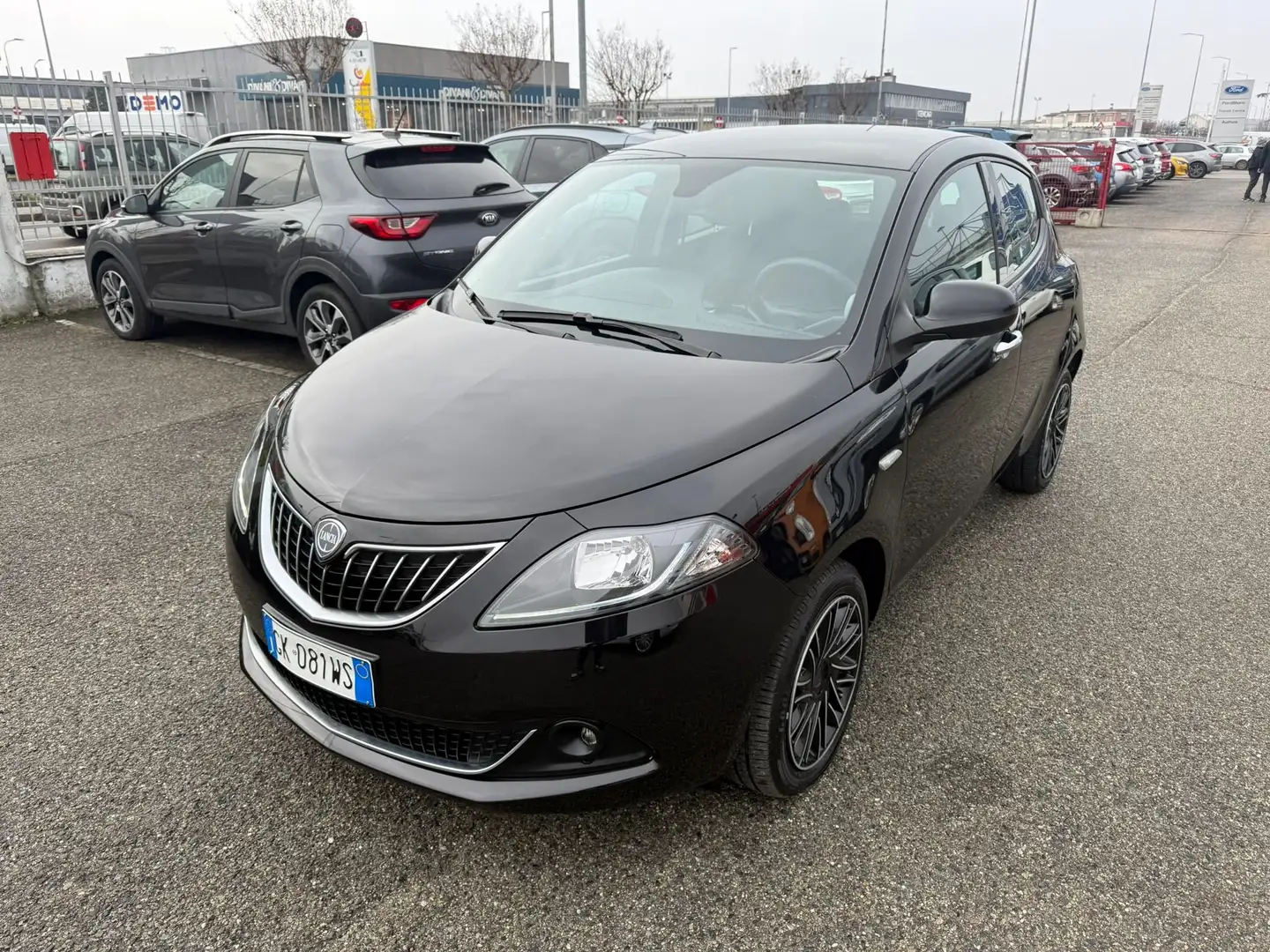 Lancia Ypsilon 1.0 firefly hybrid Gold Plus s Nero - 1