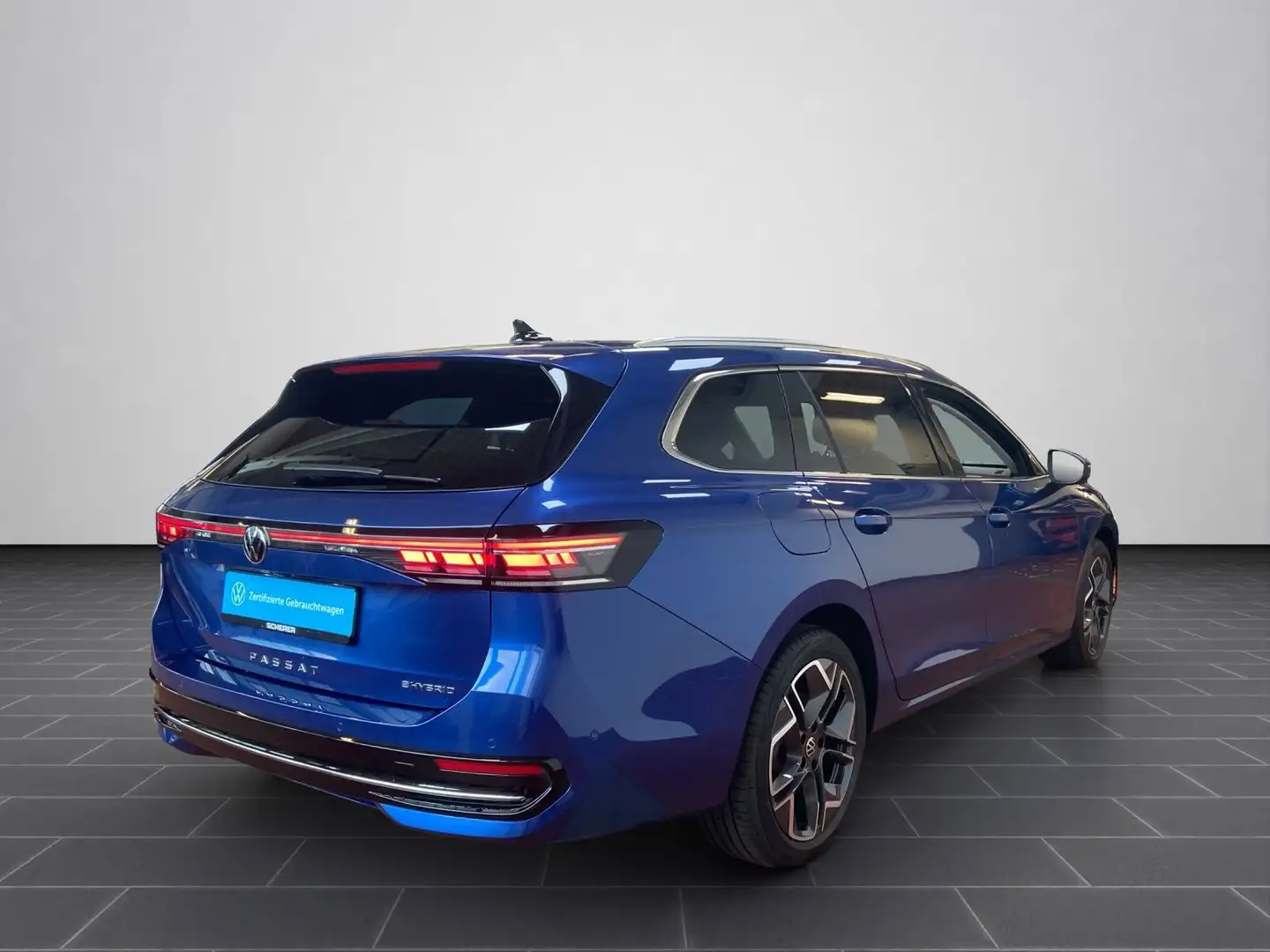 Volkswagen Passat Variant 1.5 TSI e Hybrid Elegance IQ.LIGH Blau - 2