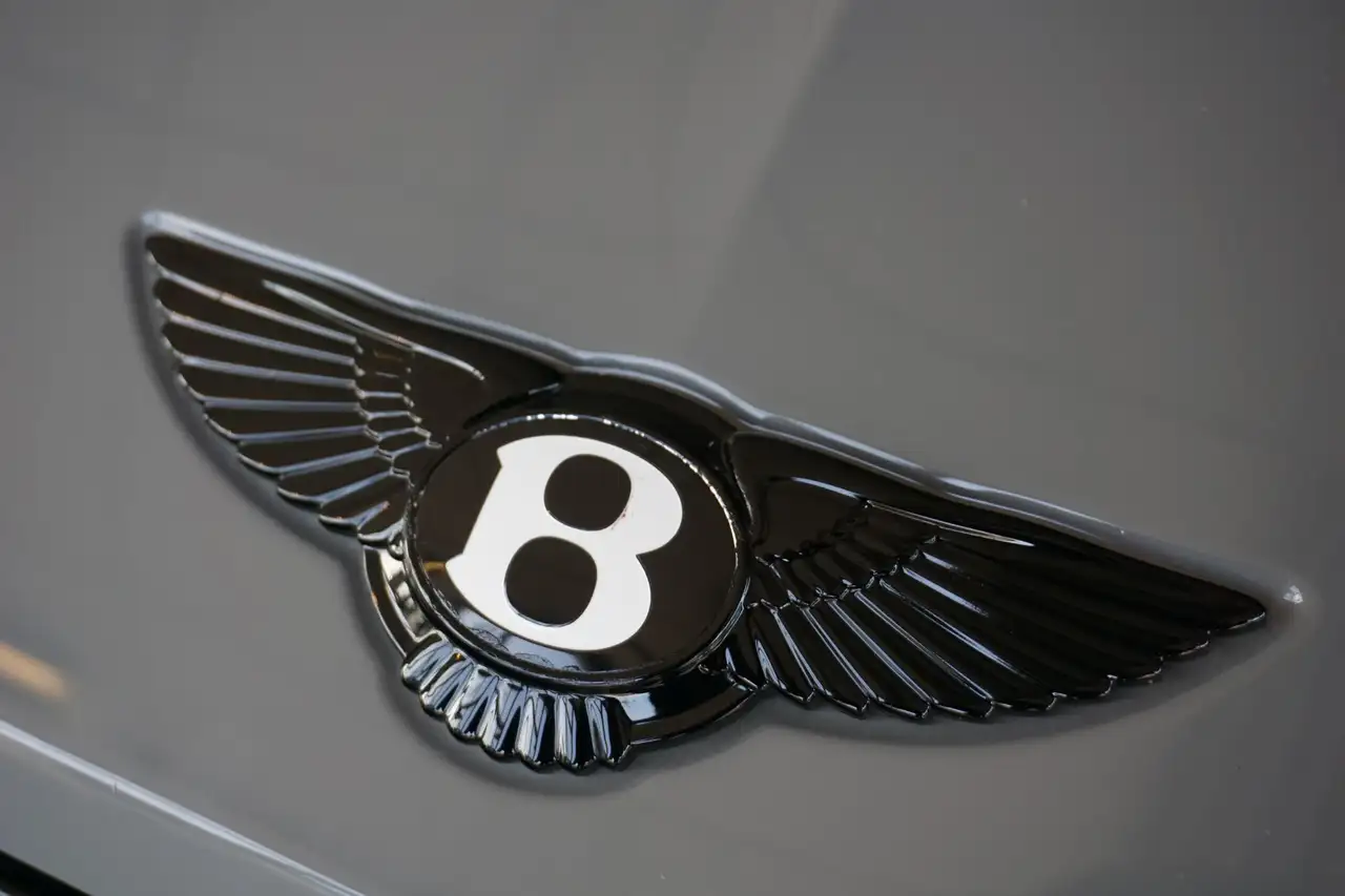 Bentley Continental GT 2022 — фото 15