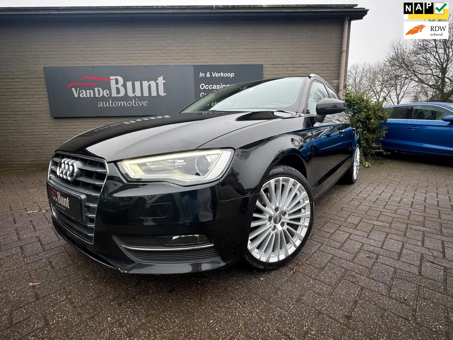 Audi A3 Sportback 1.4 TFSI Pro Line plus Zwart - 1