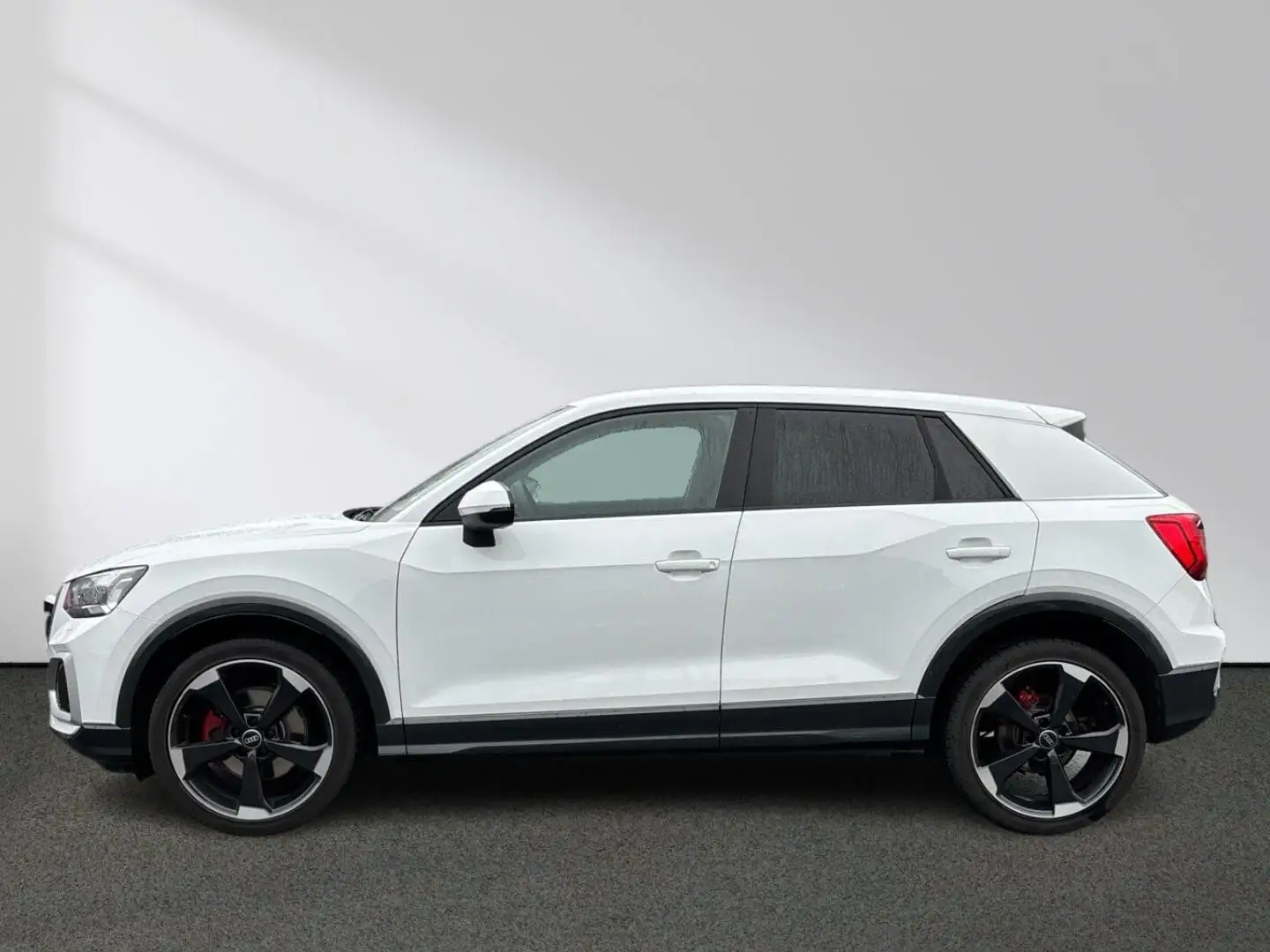 Audi Q2 Advanced 35 TFSI S tronic MMI Matrix AHK Белый - 2