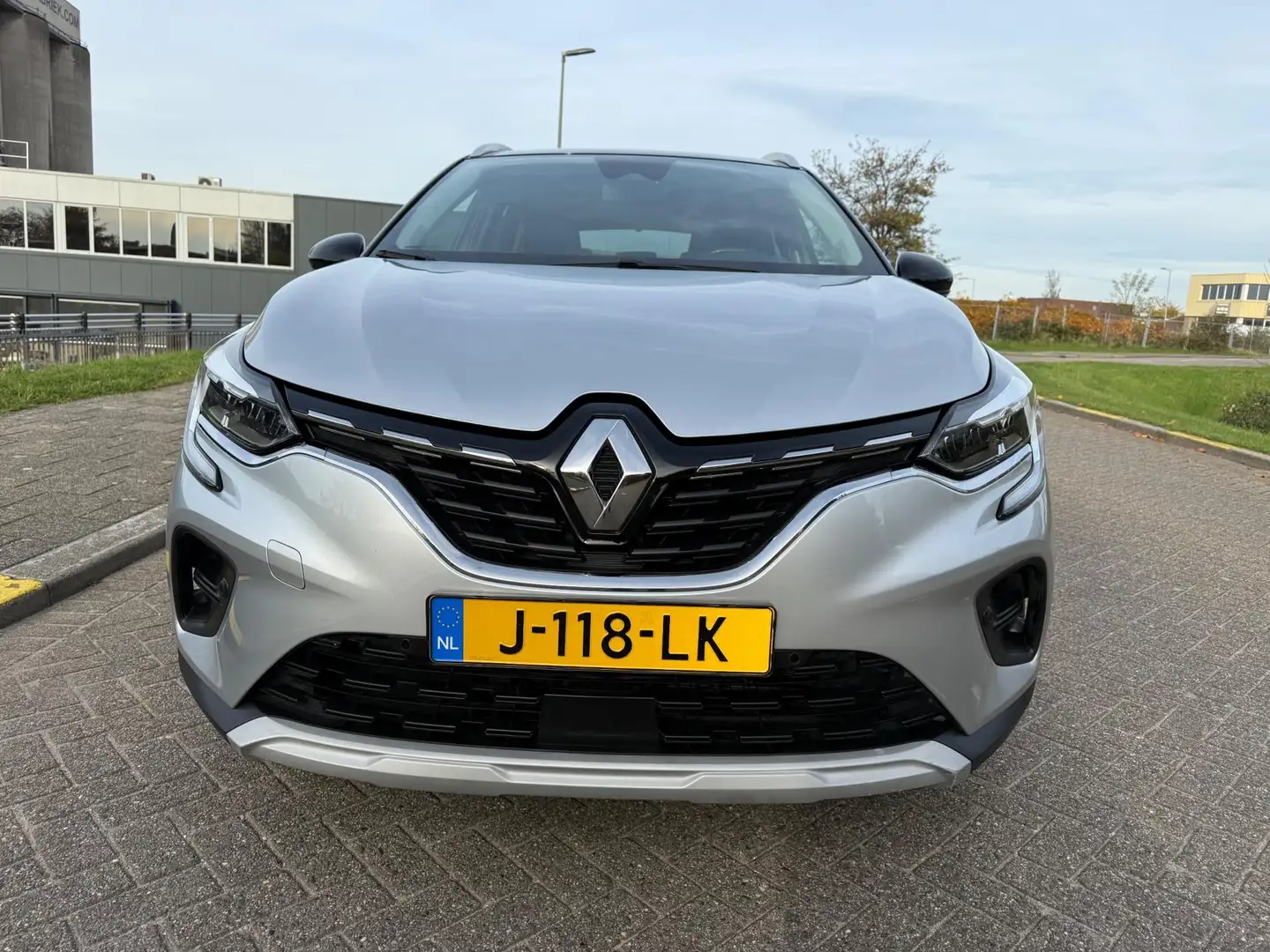 Renault Captur 1.0 TCe 100 Zen Grijs - 2