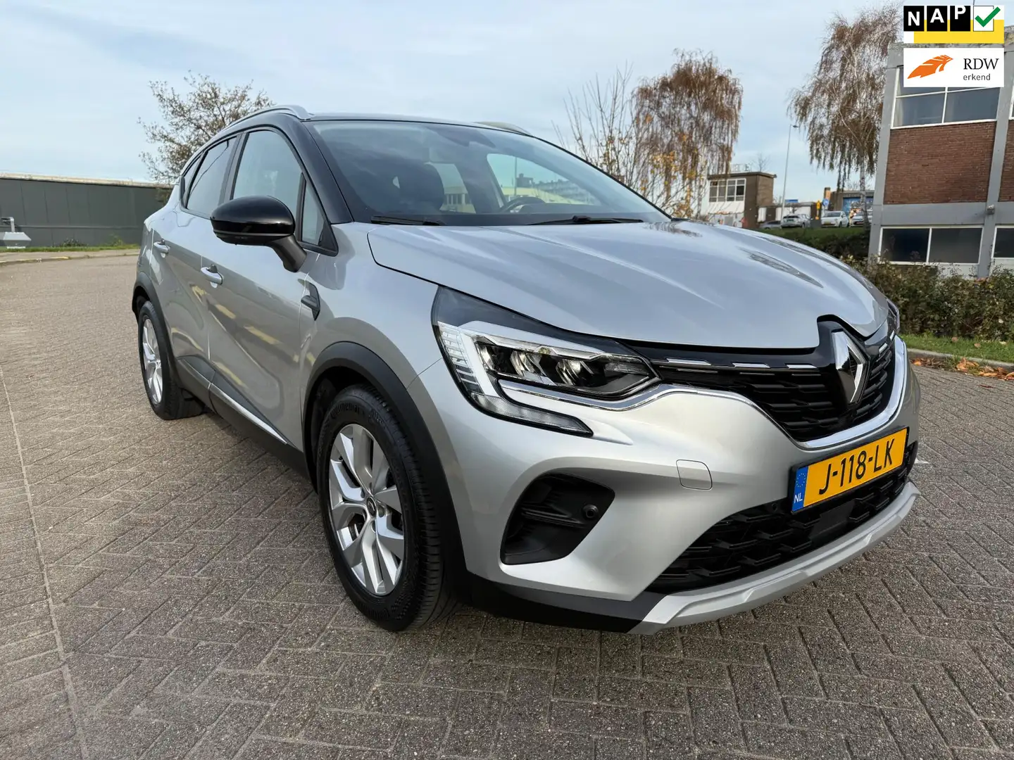 Renault Captur 1.0 TCe 100 Zen Grijs - 1