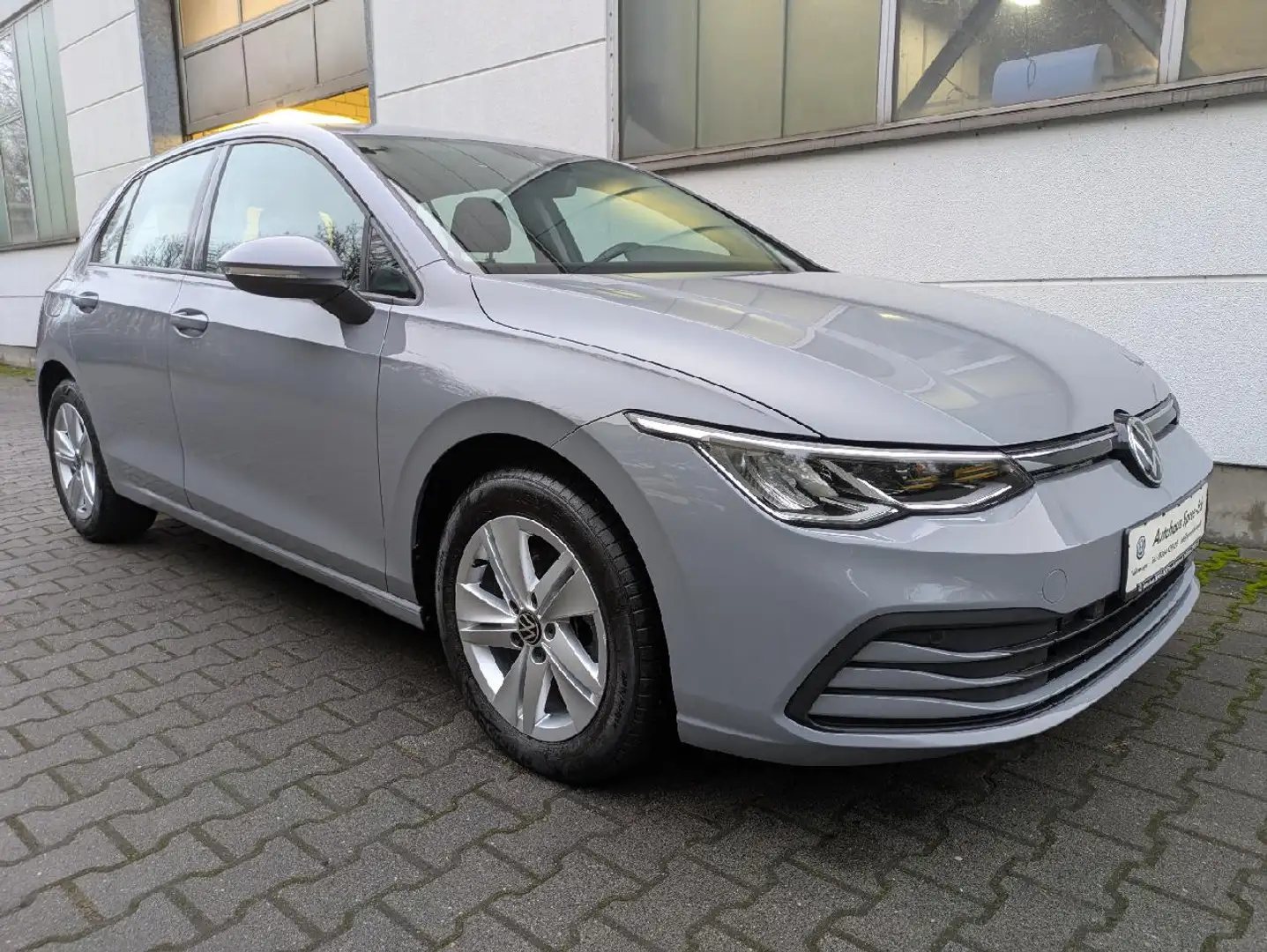 Volkswagen Golf Golf VIII 2.0 TDI DSG Life *LED,Navi,ACC* Gris - 2