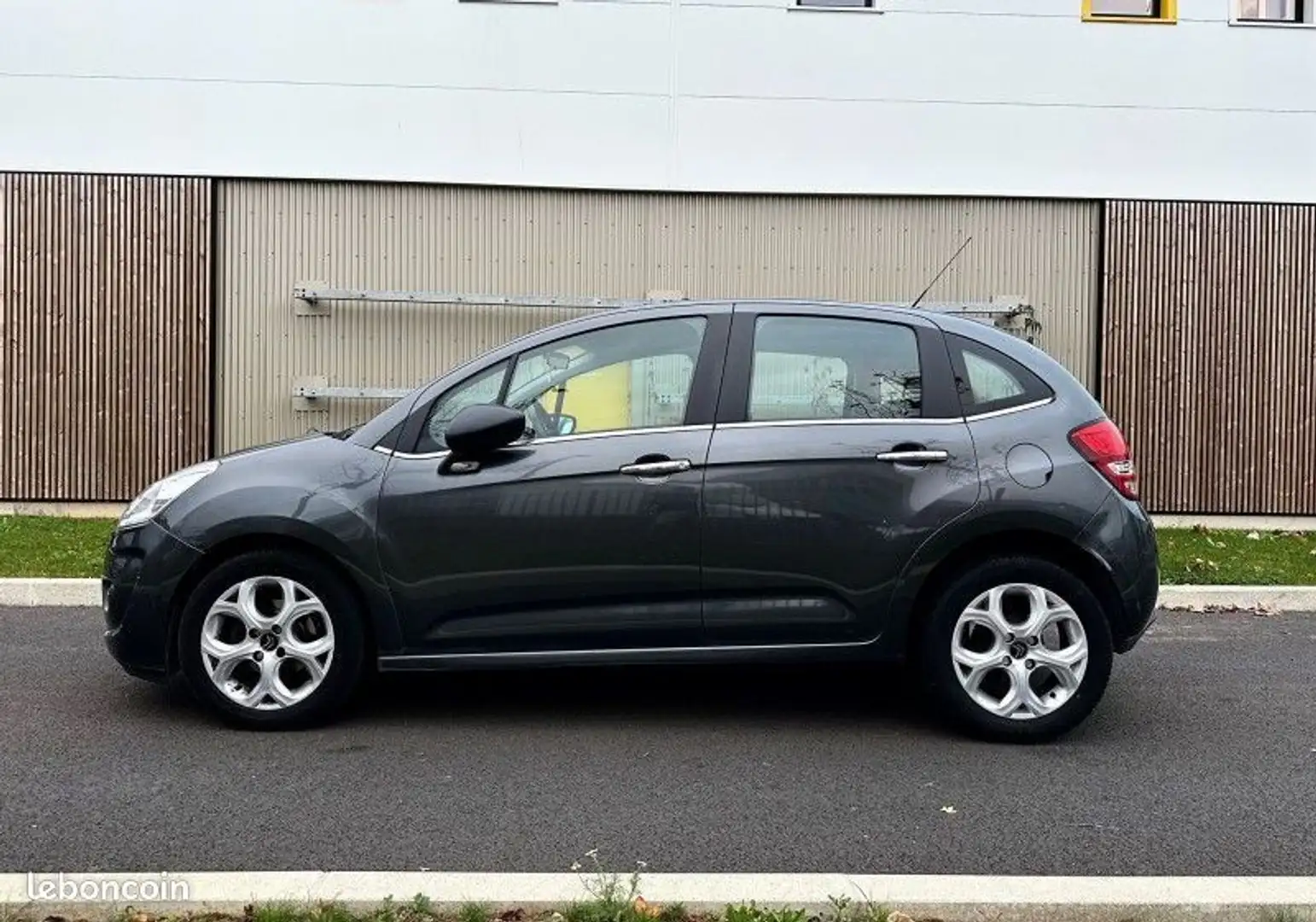 Citroen C3 1.4L AIRDREAM 73CV CONFORT Gris - 2