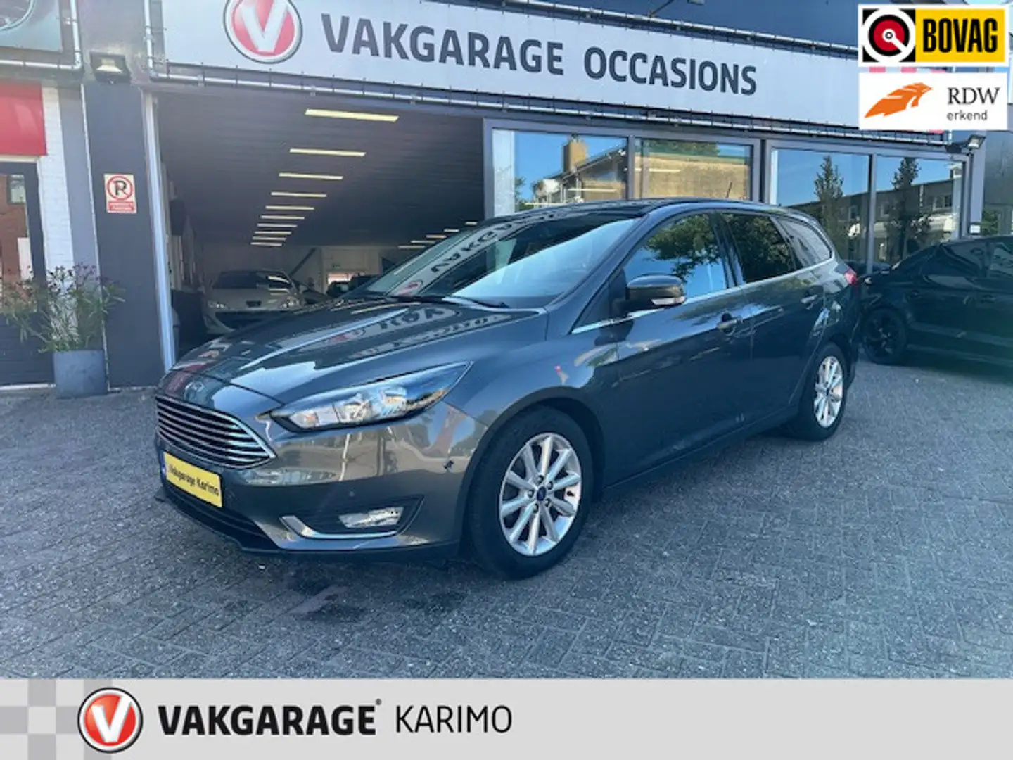 Ford Focus Wagon 1.0 Titanium Grijs - 1