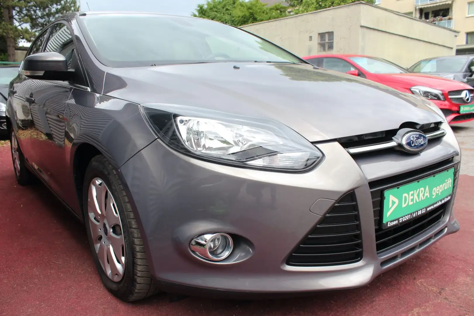 Ford Focus FOCUS 1.6 TITANIUM KLIMA SITZHEIZUNG 2.Hd Marrone - 2