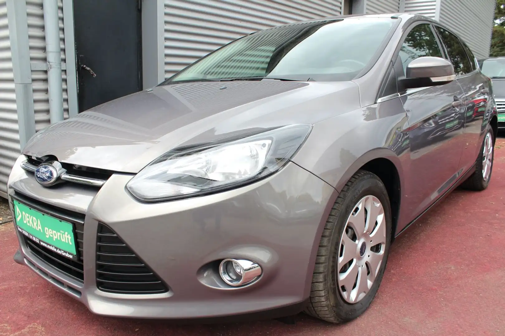 Ford Focus FOCUS 1.6 TITANIUM KLIMA SITZHEIZUNG 2.Hd Marrone - 1