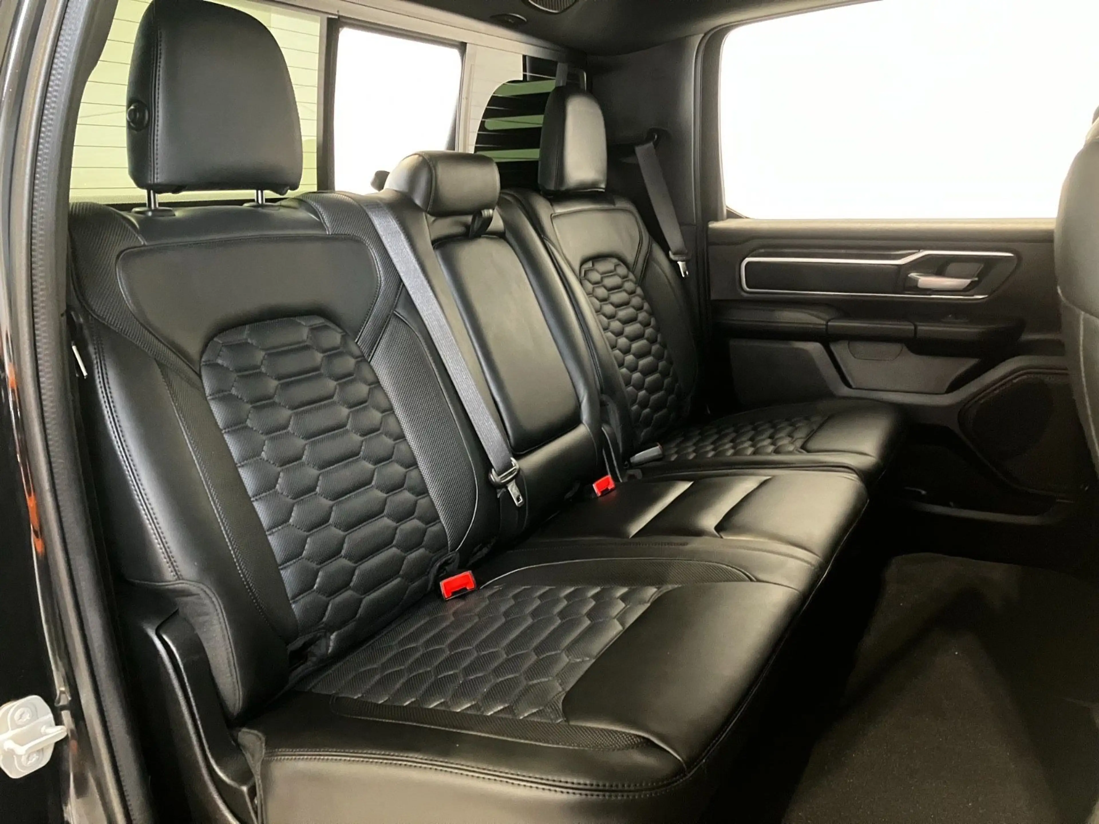 Dodge RAM 5,7 BIGHORN NIGHT CREWCAB 4x4 EU GAS LPG — photo 13