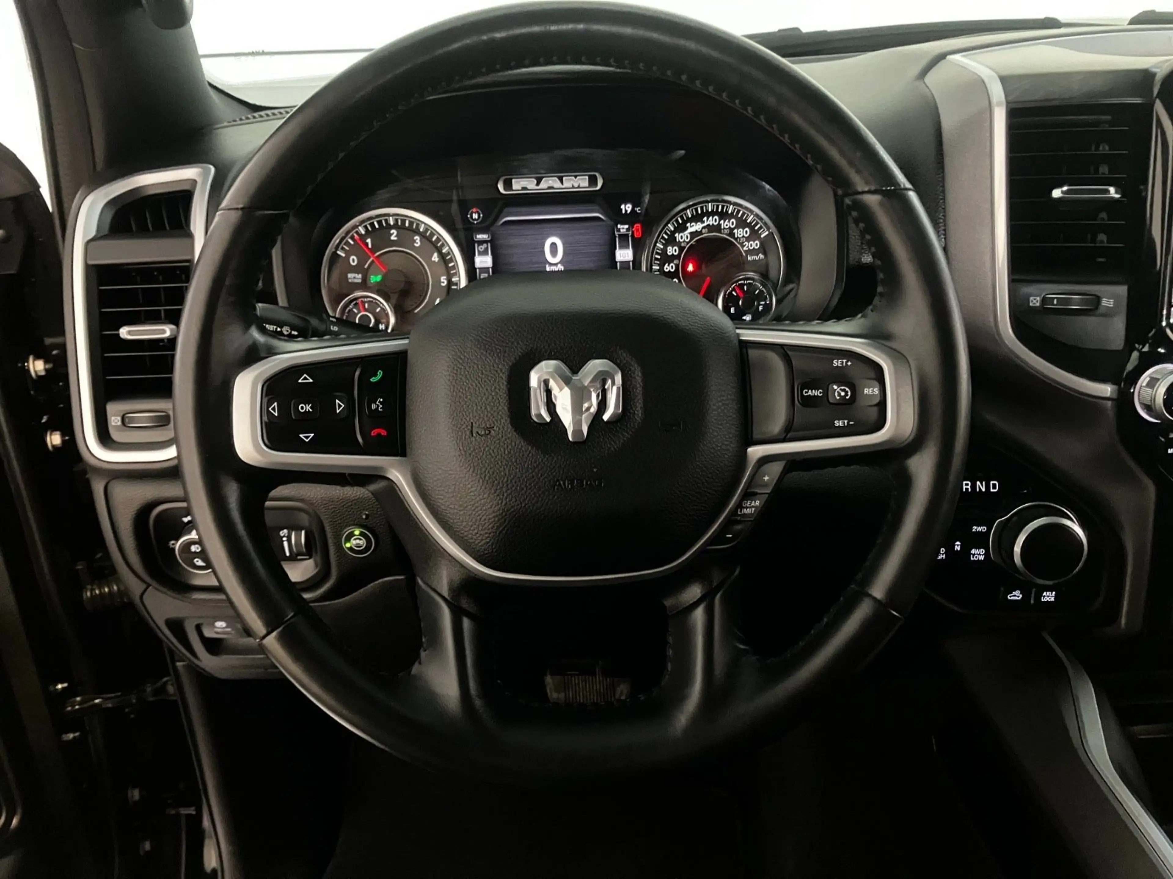 Dodge RAM 5,7 BIGHORN NIGHT CREWCAB 4x4 EU GAS LPG — photo 10