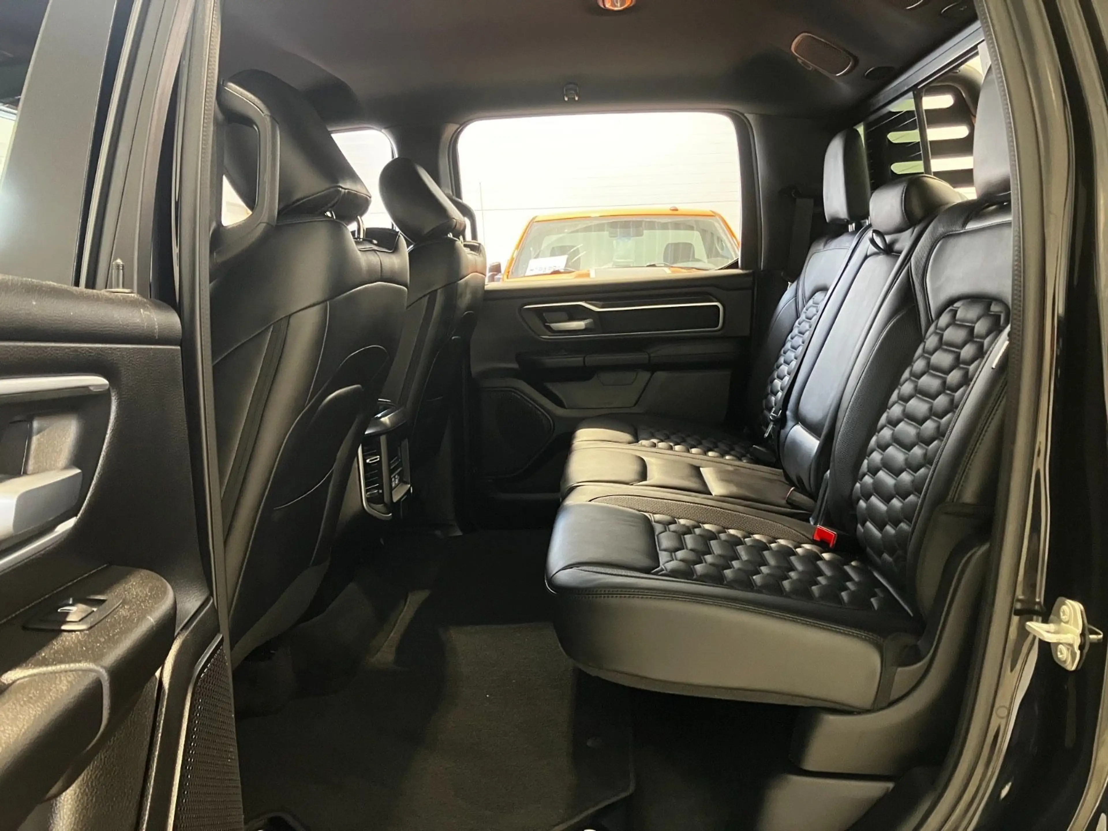 Dodge RAM 5,7 BIGHORN NIGHT CREWCAB 4x4 EU GAS LPG — photo 12