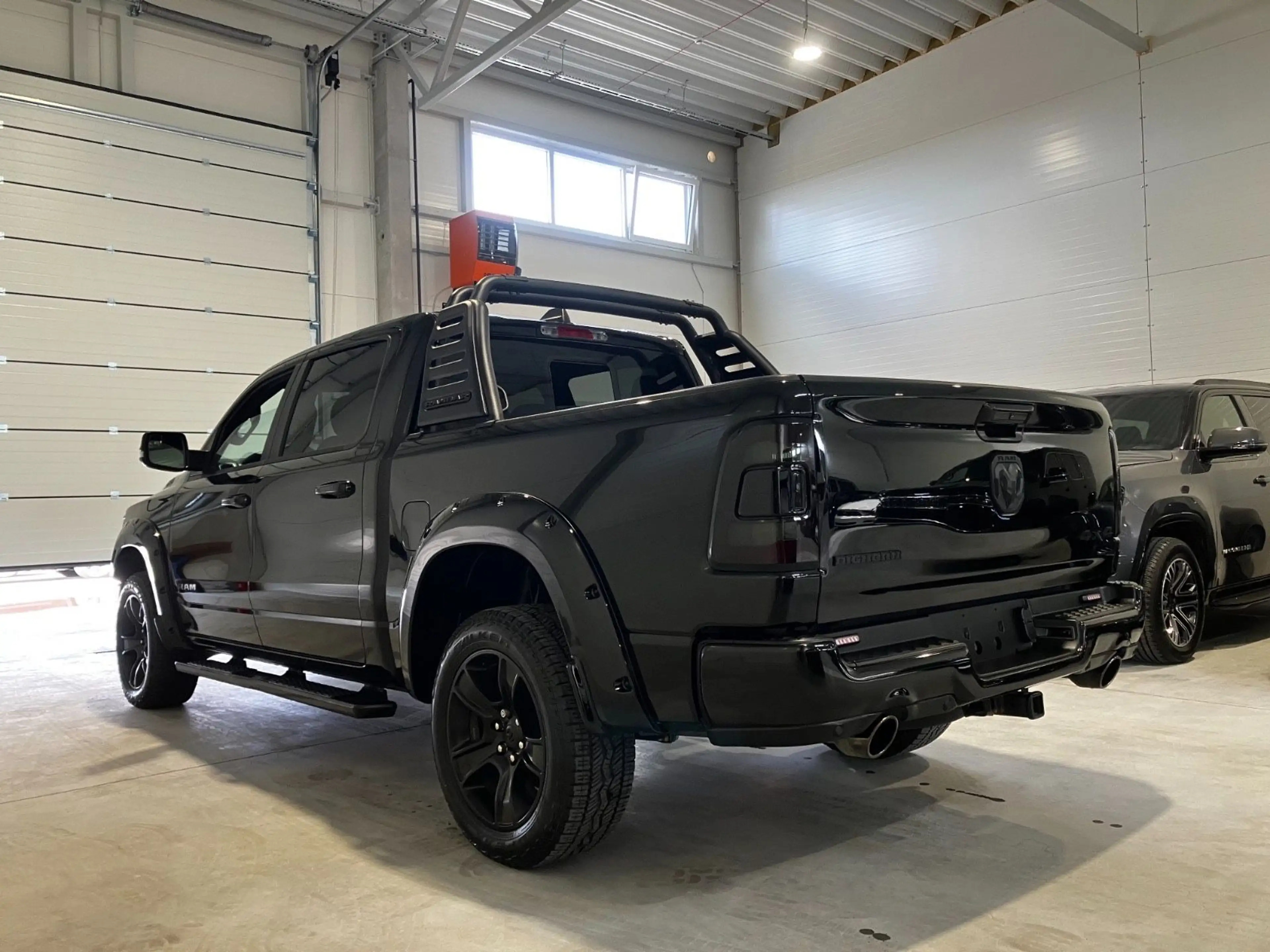Dodge RAM 5,7 BIGHORN NIGHT CREWCAB 4x4 EU GAS LPG — photo 6