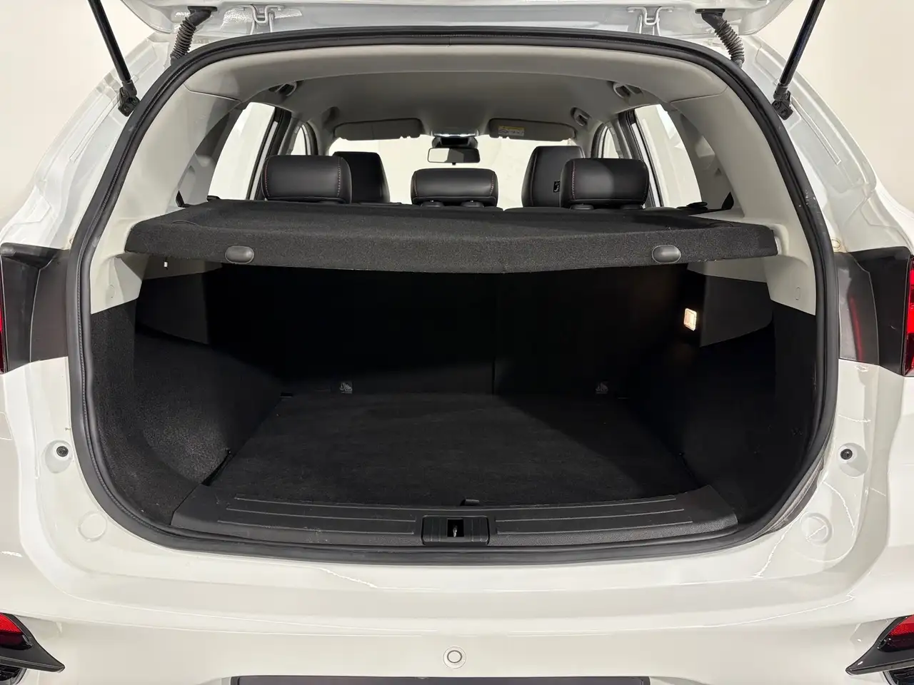 MG ZS LUXURY 1.0T GDI 111KS AT 5V 11