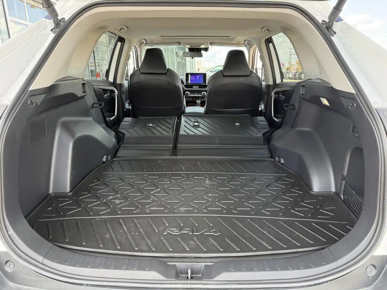 Toyota RAV 4 снимка Toyota RAV 4