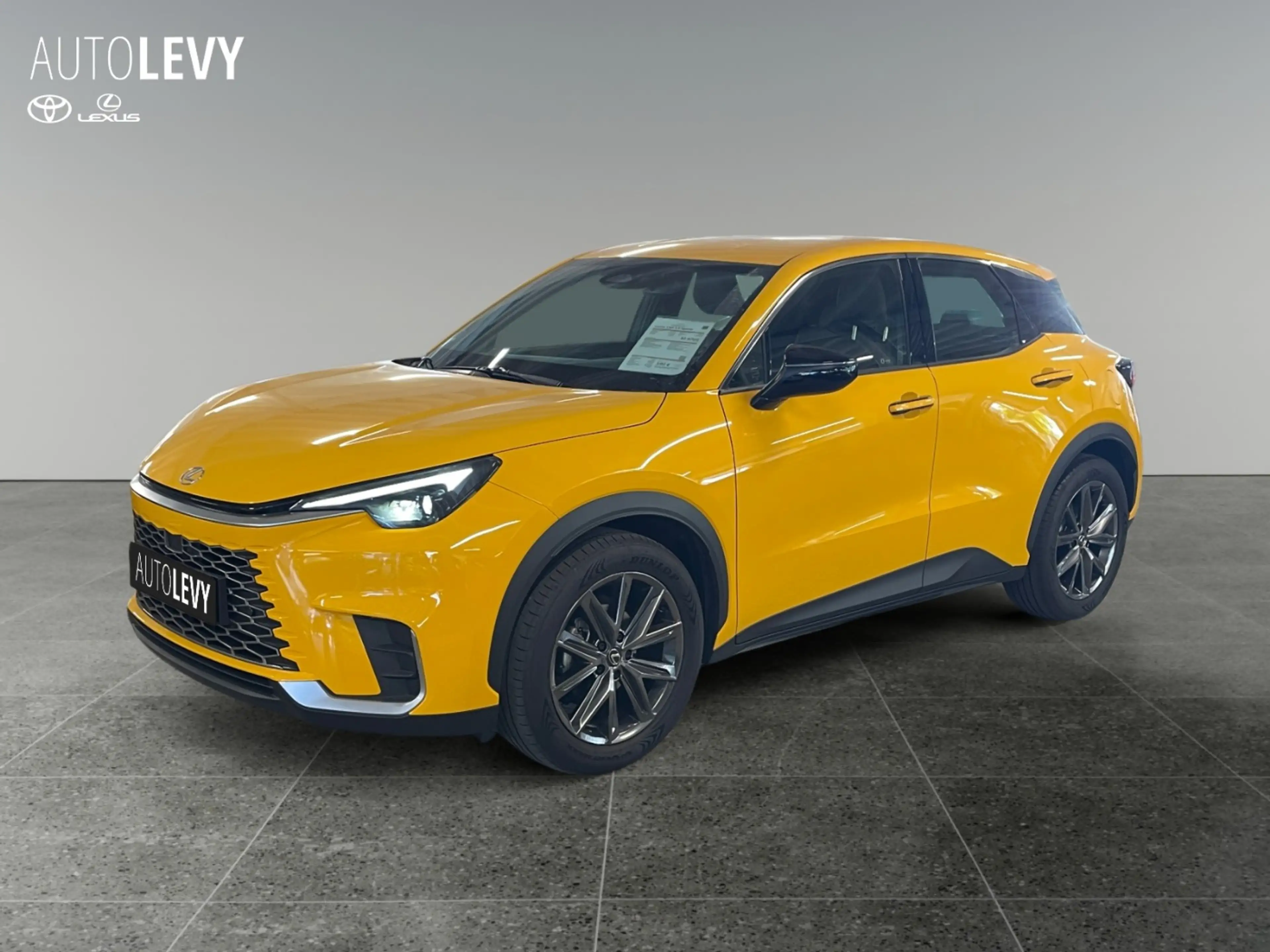 Lexus LBX +Komfort Paket +Navi +R.Kam *div.Farben* — photo 2