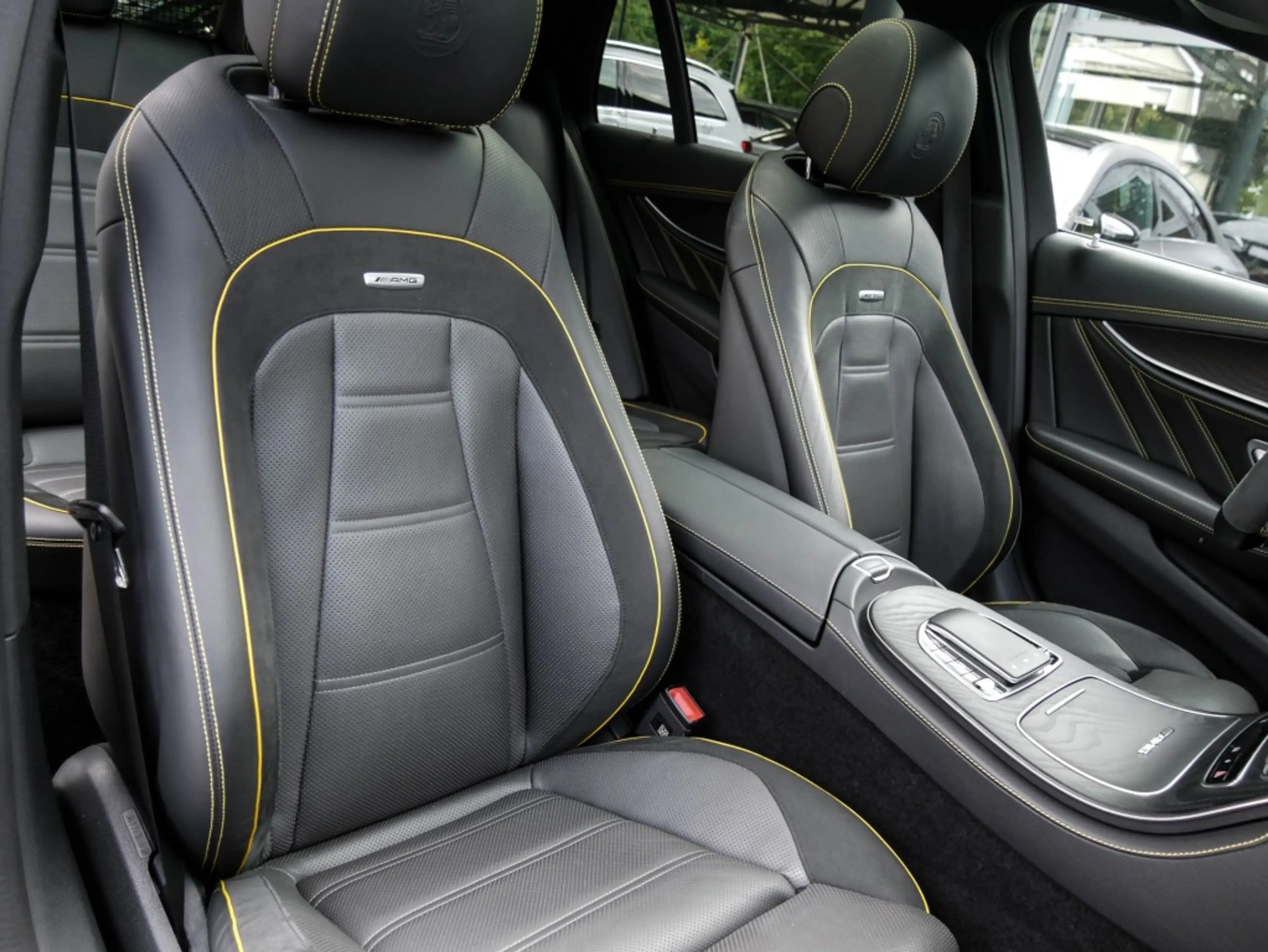 Mercedes-Benz E 63 AMG S 4M+ T Pano/AHK/Sitzkl/360/Night/Burm — photo 7