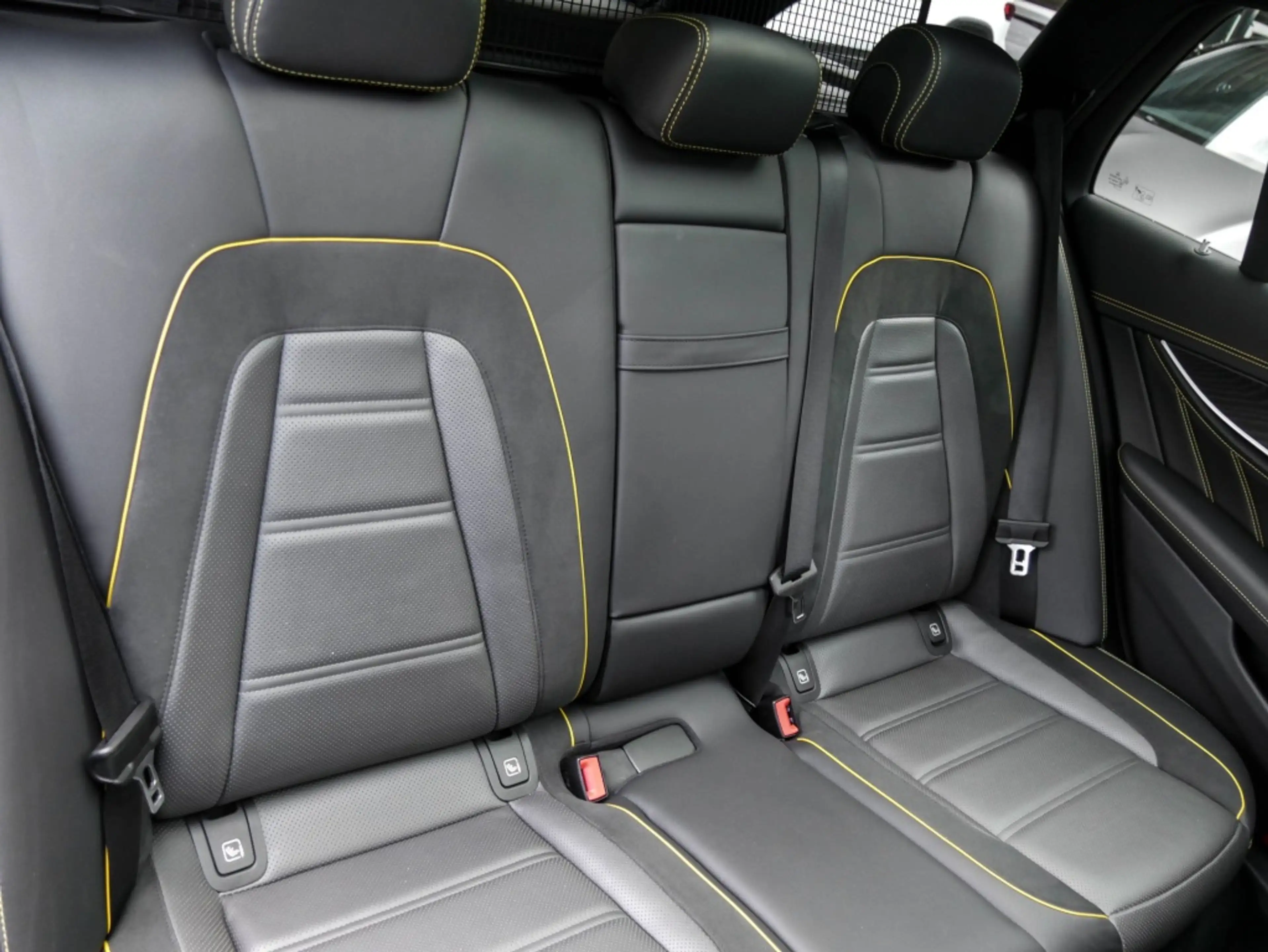 Mercedes-Benz E 63 AMG S 4M+ T Pano/AHK/Sitzkl/360/Night/Burm — photo 5