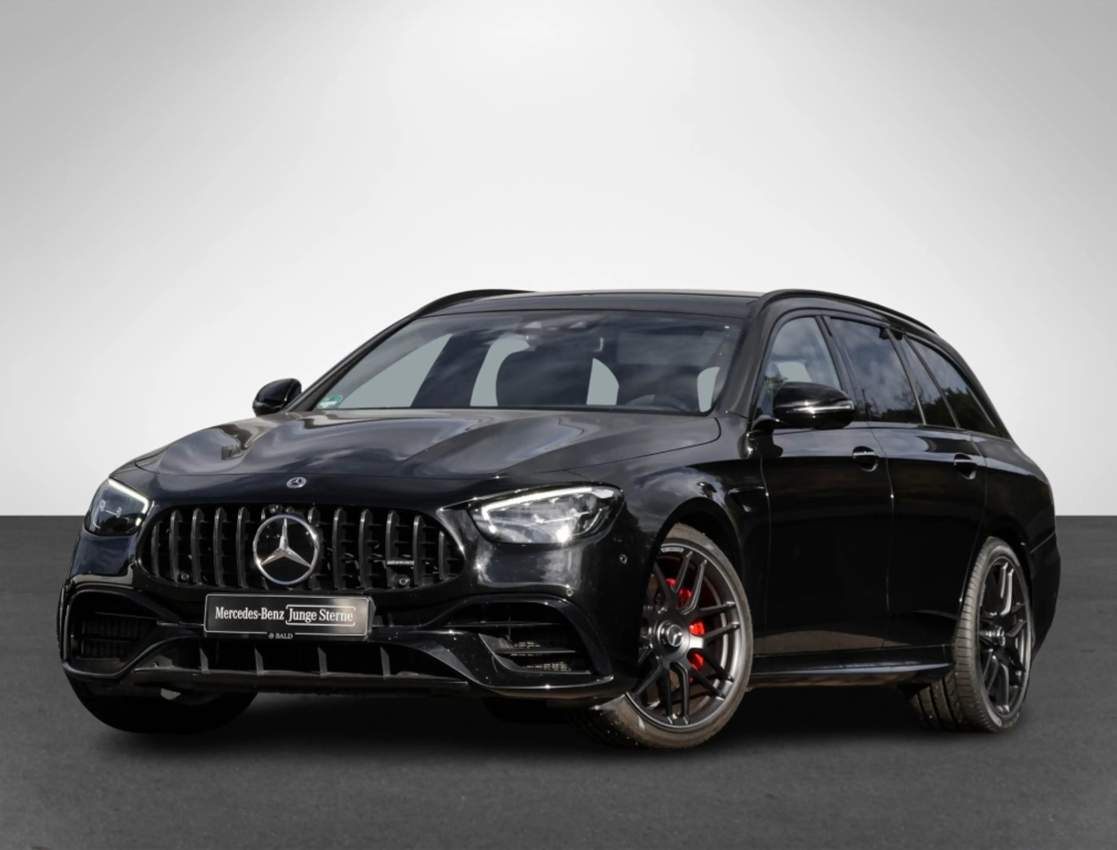 Mercedes-Benz E 63 AMG S 4M+ T Pano/AHK/Sitzkl/360/Night/Burm — photo 2