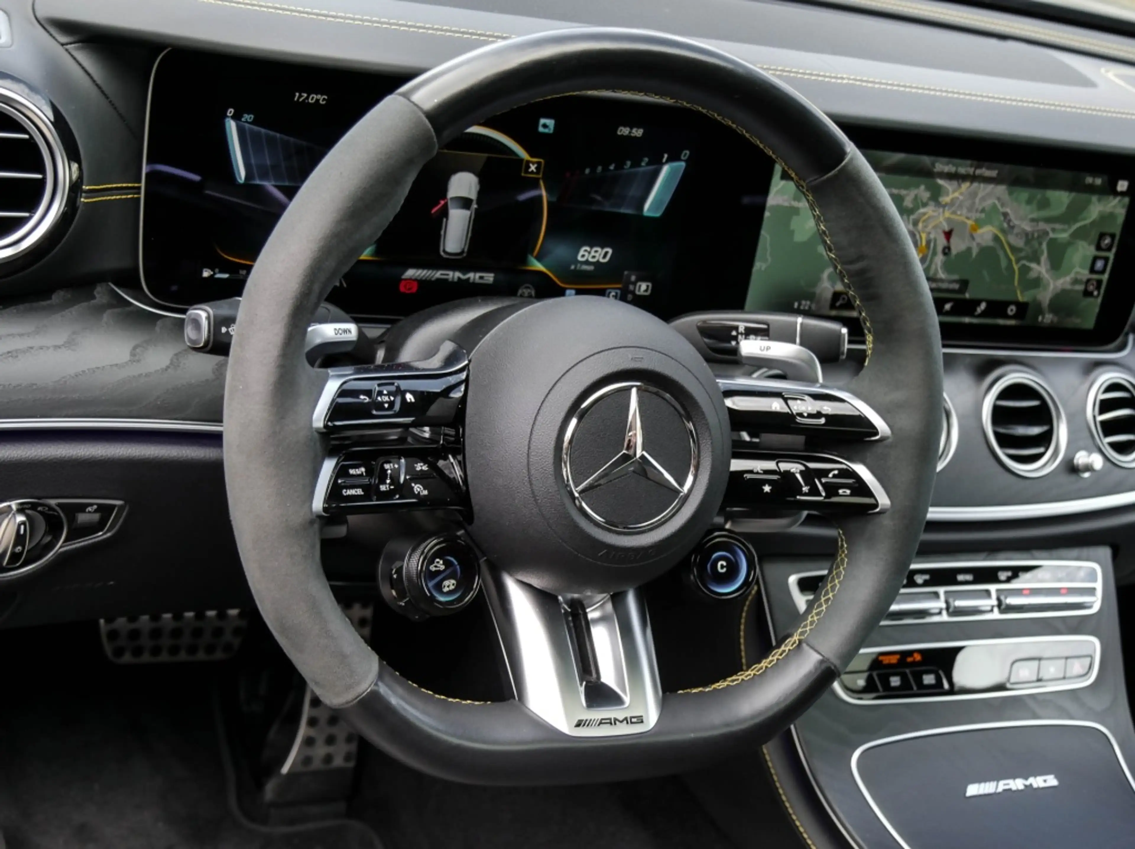 Mercedes-Benz E 63 AMG S 4M+ T Pano/AHK/Sitzkl/360/Night/Burm — photo 9