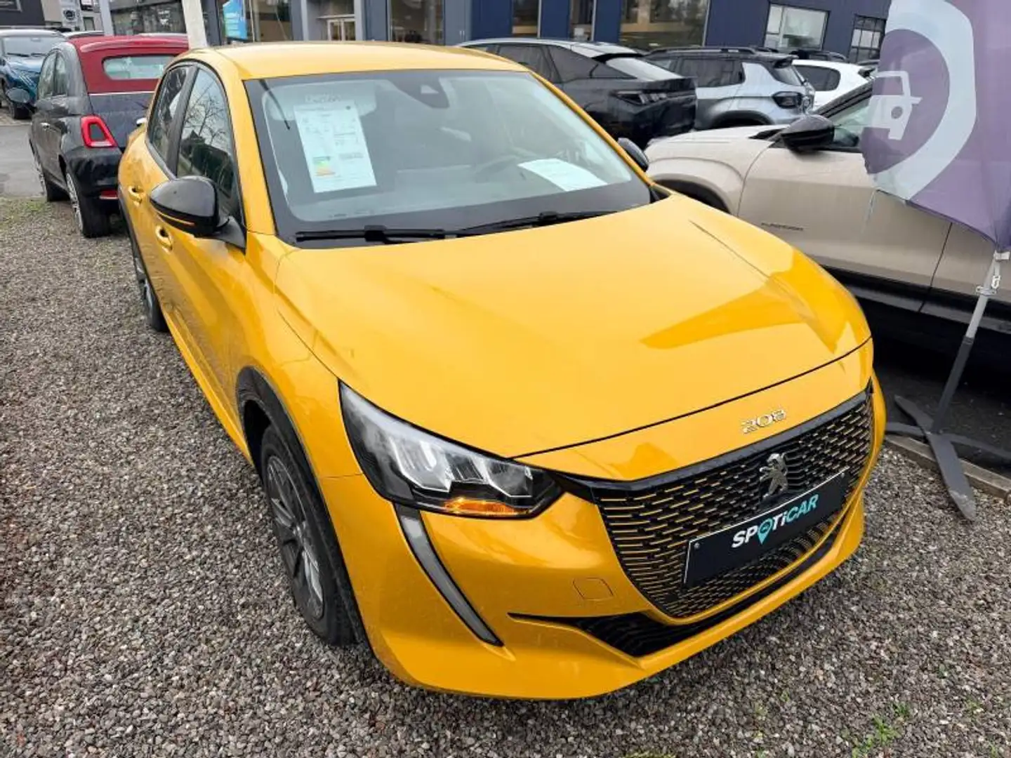 Peugeot 208 2 e-208 Active Pack Gelb - 1