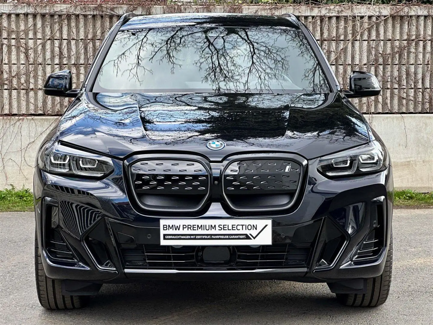 BMW iX3 M-Sport Schwarz - 2