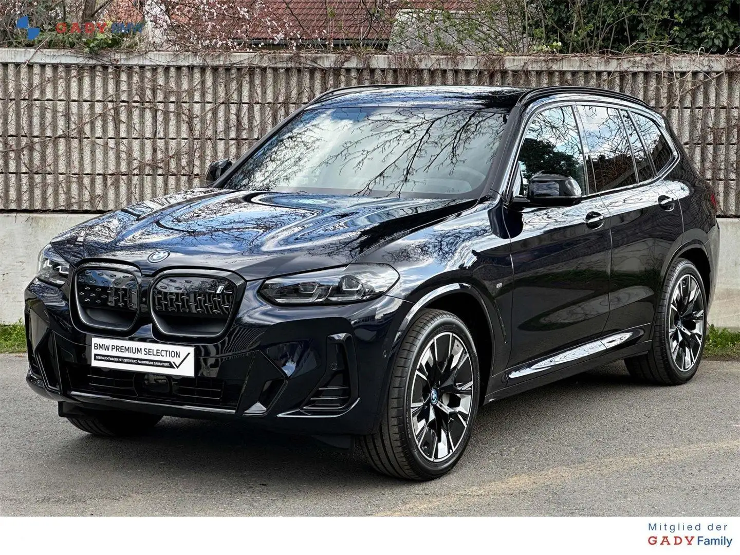 BMW iX3 M-Sport Schwarz - 1