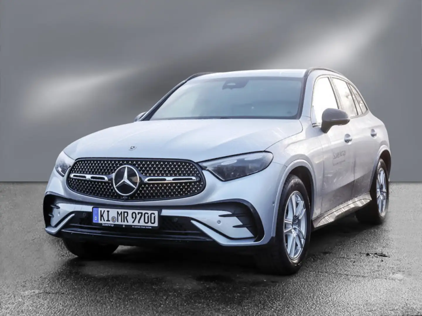 Mercedes-Benz GLC 200 4M AMG NIGHT SPUR AHK DISTR 360 PDC SHZ Silber - 2