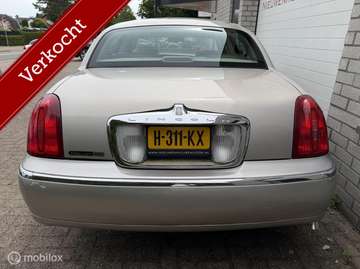 4.6 Signature, clean title/carfax!