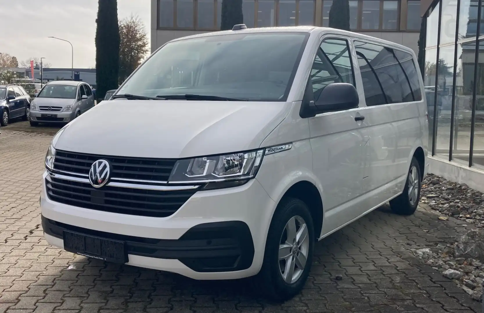 Volkswagen T6 Multivan T6.1 Multivan Family DSG AHK Alu Standheizung Weiß - 2
