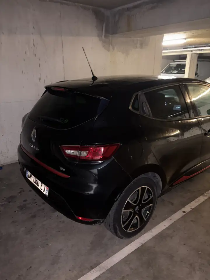 Renault Clio Citadine 3 portes — photo 2