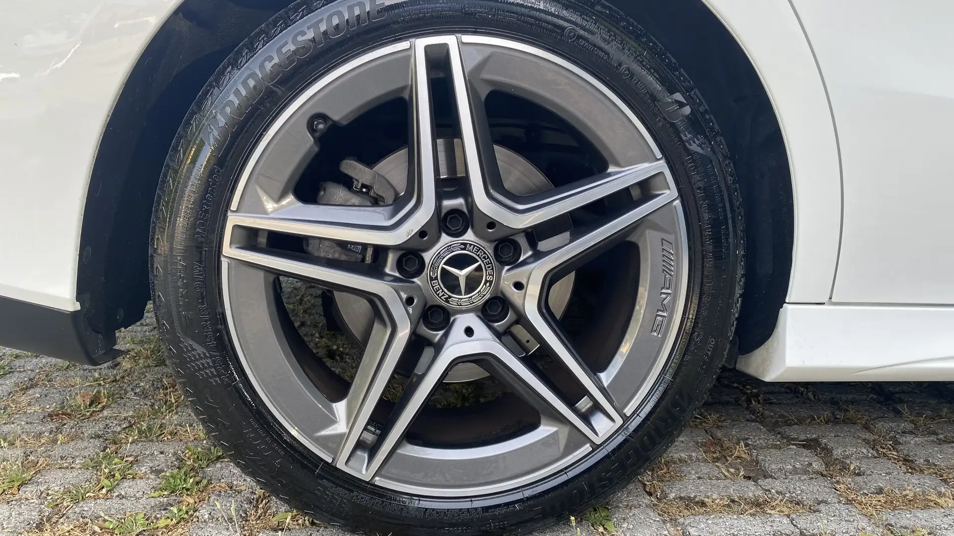 Mercedes-Benz CLA 200 Shooting Brake d Premium AMG - 1