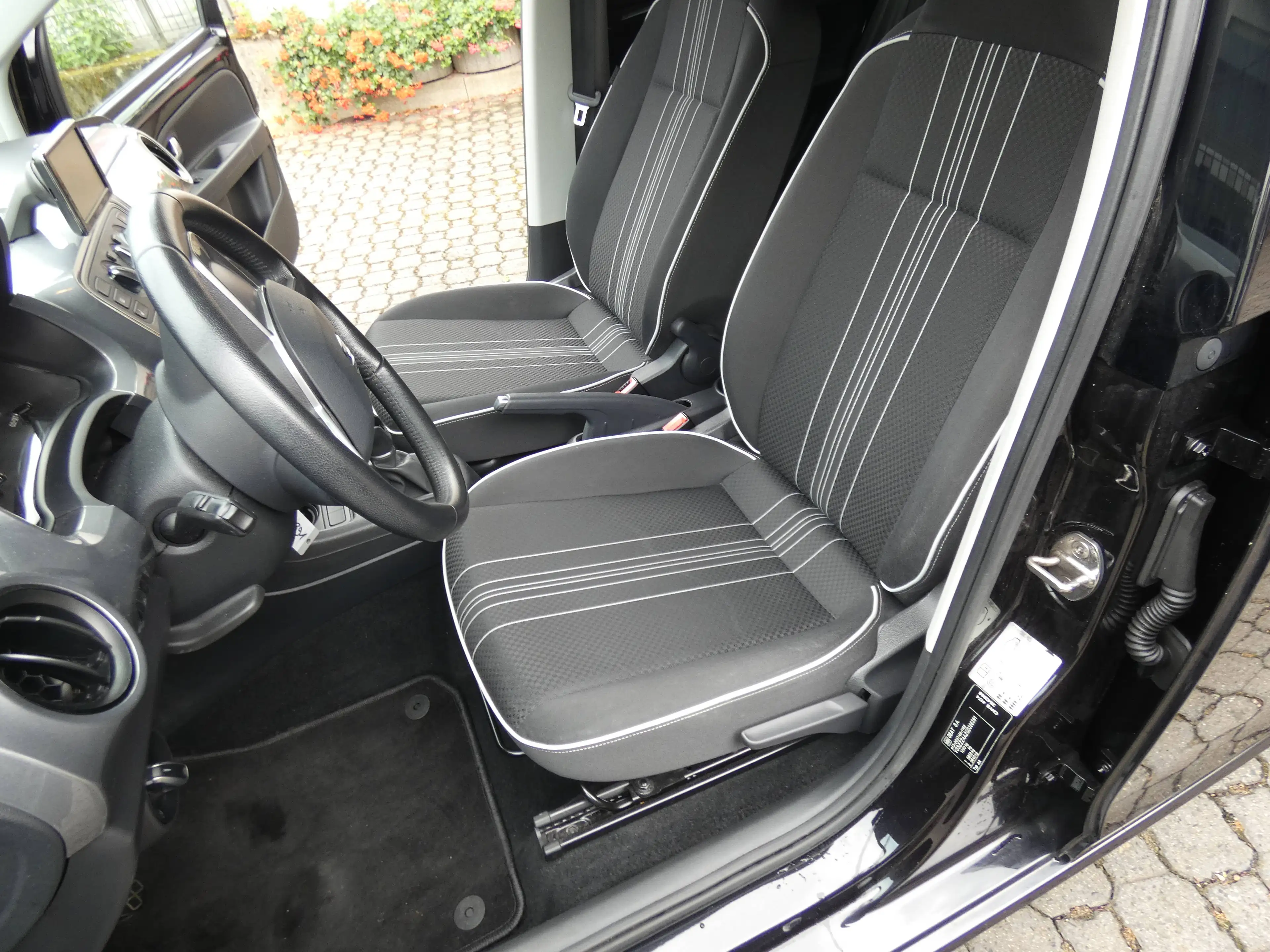 SEAT Mii Sport — photo 14
