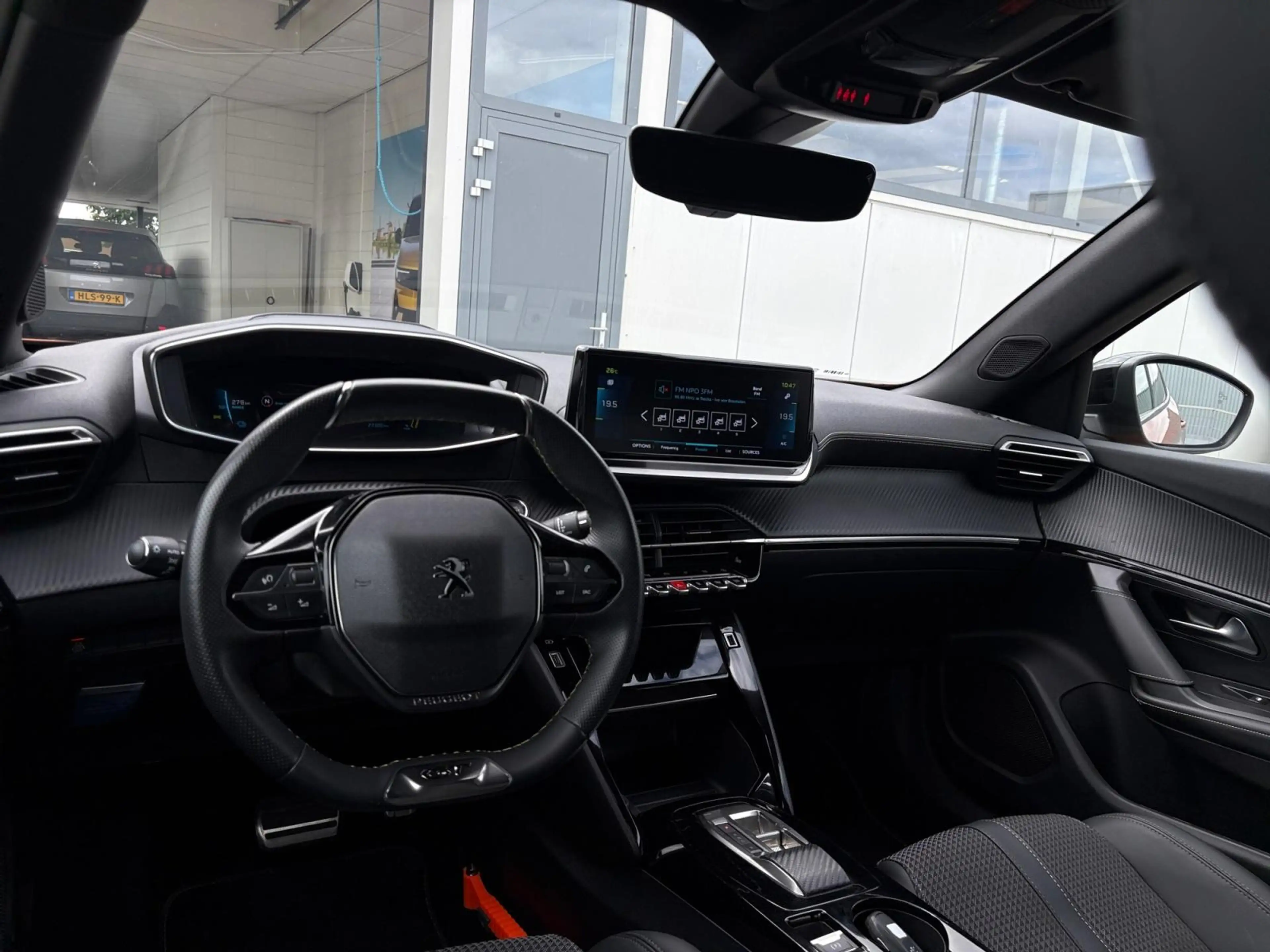 Peugeot e-2008 GT EV 3-FASEN 50kWh 136pk | KEYLESS ENTRY | STOELV — photo 11