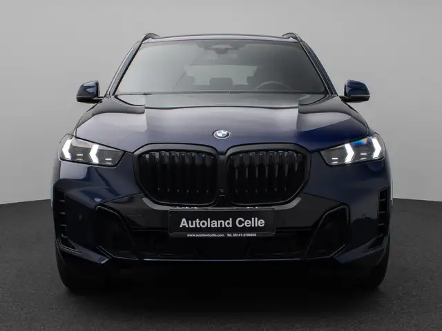 BMW X5 view 2