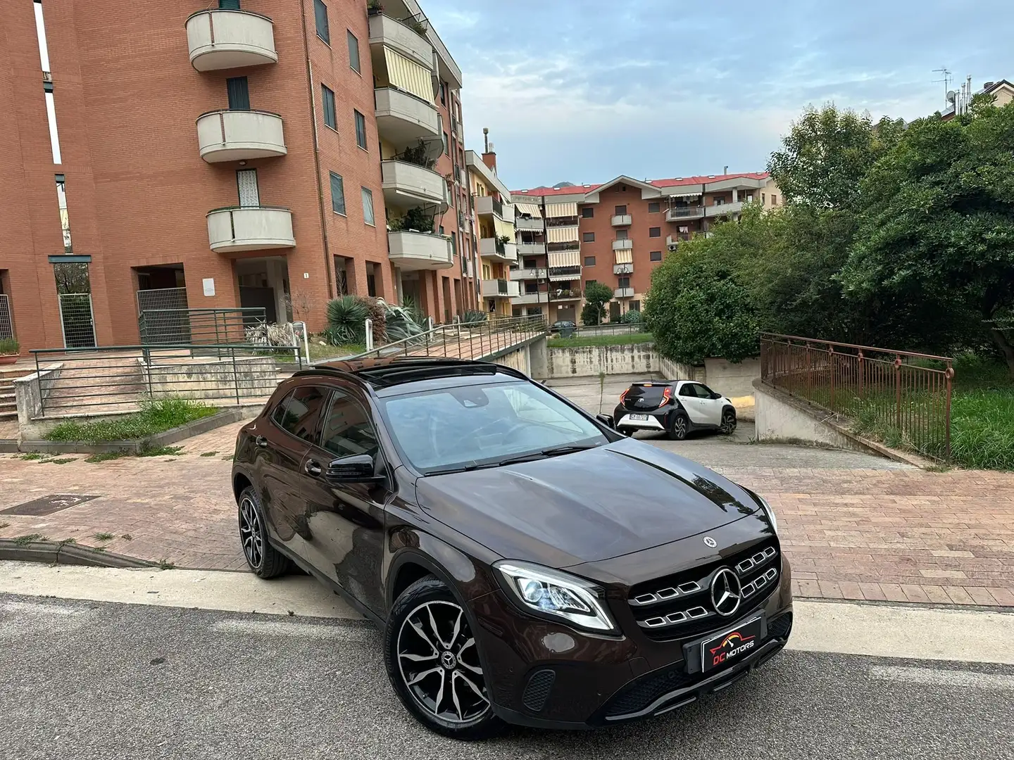 Mercedes-Benz GLA 200 GLA 200 d Premium auto Marrone - 2